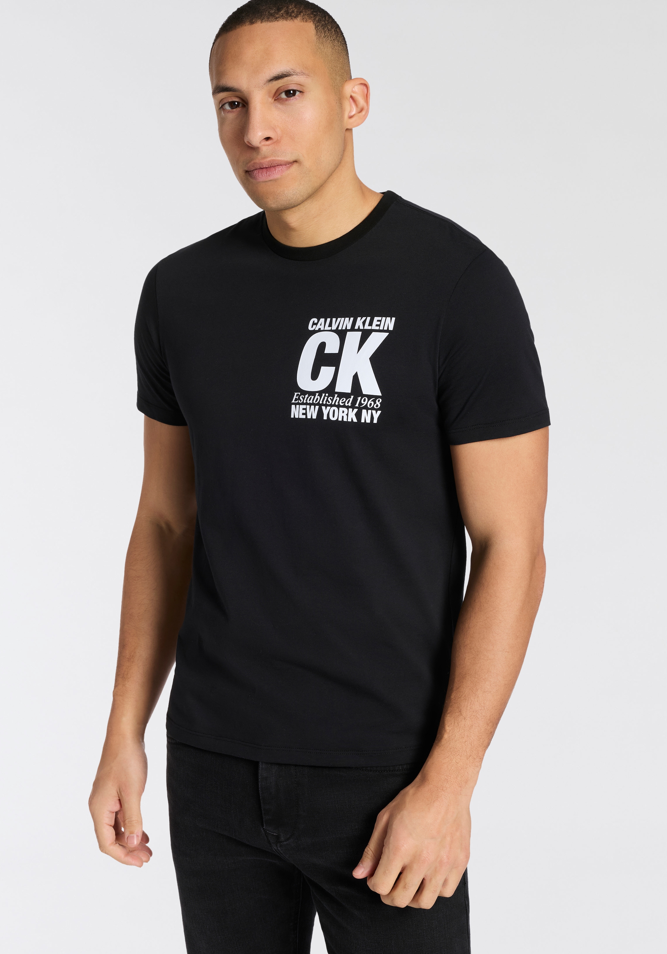 Calvin Klein T-shirt Regular fit, mit Rundhalsausschnitt