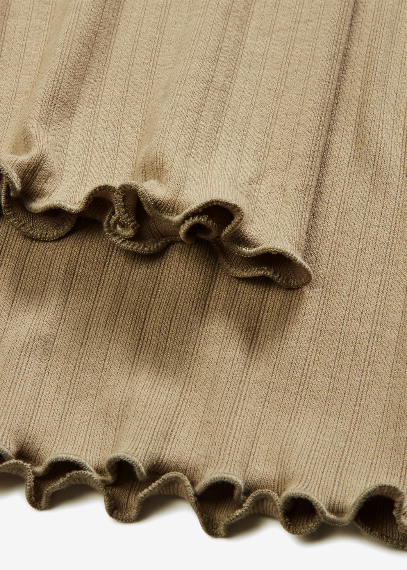 bonprix Langarmshirt »Geripptes Langarmshirt« schmale Passform, mit Trompetenärmeln, ohne Verschluss und Kragen