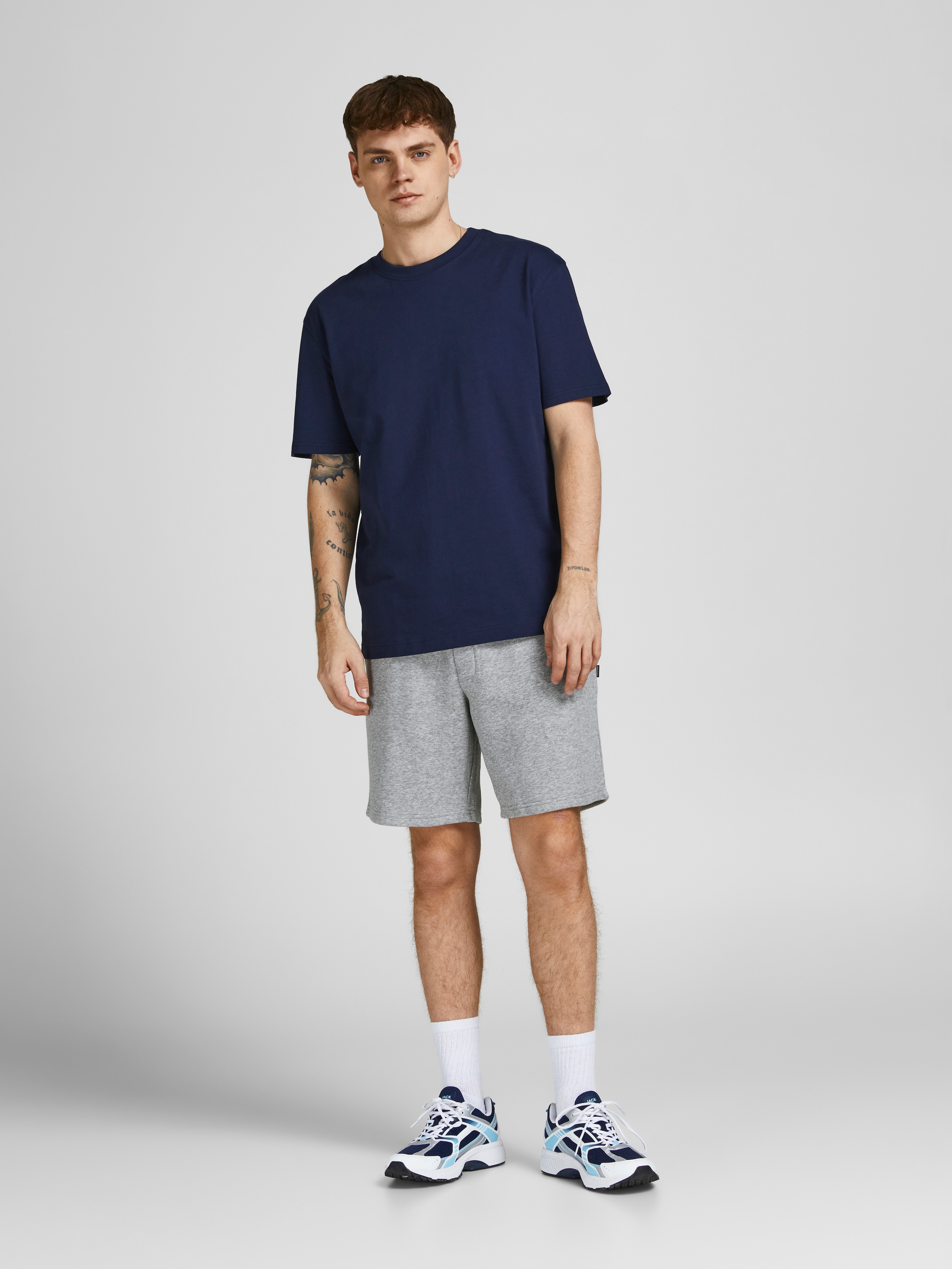 Jack & Jones Sweatshorts »JPSTGORDON mit elastischem Bund«  unifarben, modisch, regular fit, Webstoff