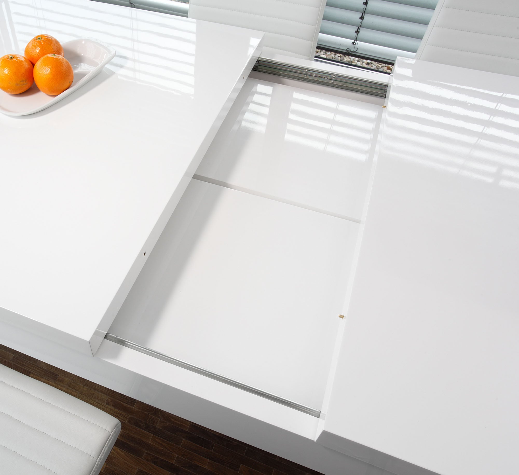 SalesFever Esstisch »Odense - Design Tisch für stilvolle Mahlzeiten« Mit praktischen Ansteckplatten erweiterbar