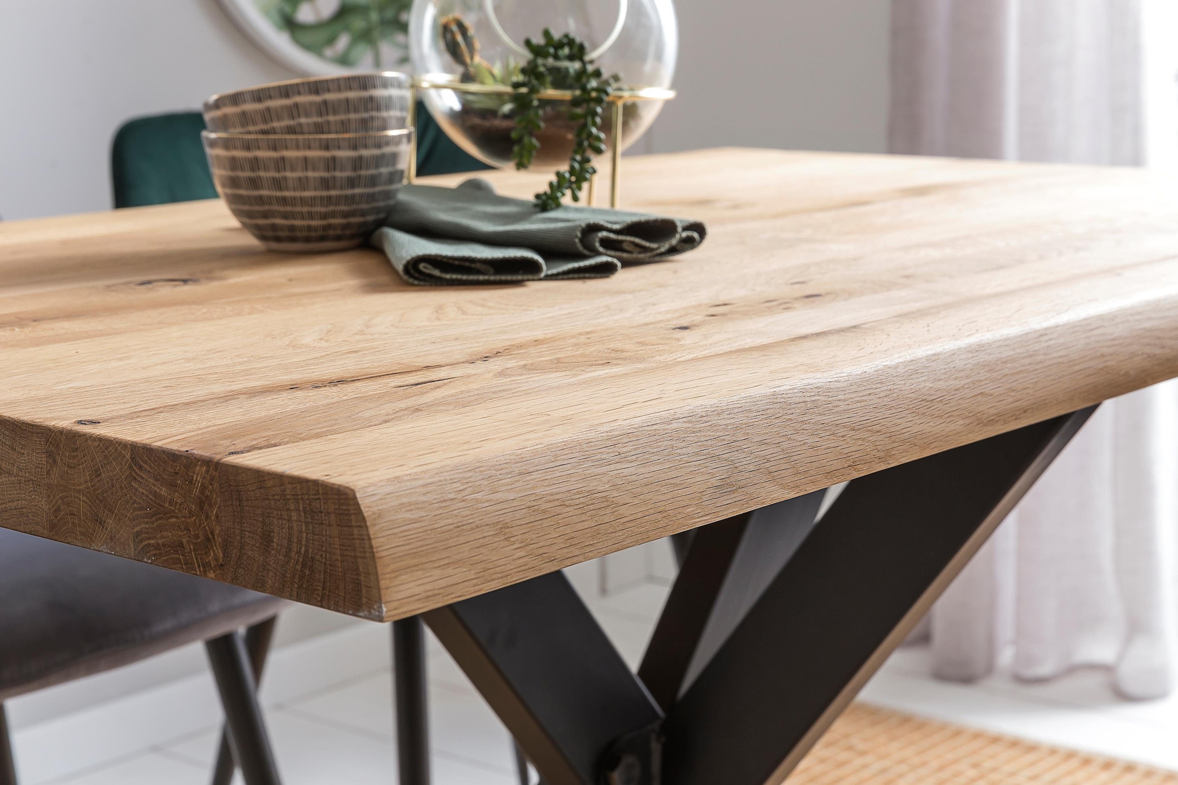 Home affaire Esstisch »Tristan« mit modernem Spider Gestell und Baumkante