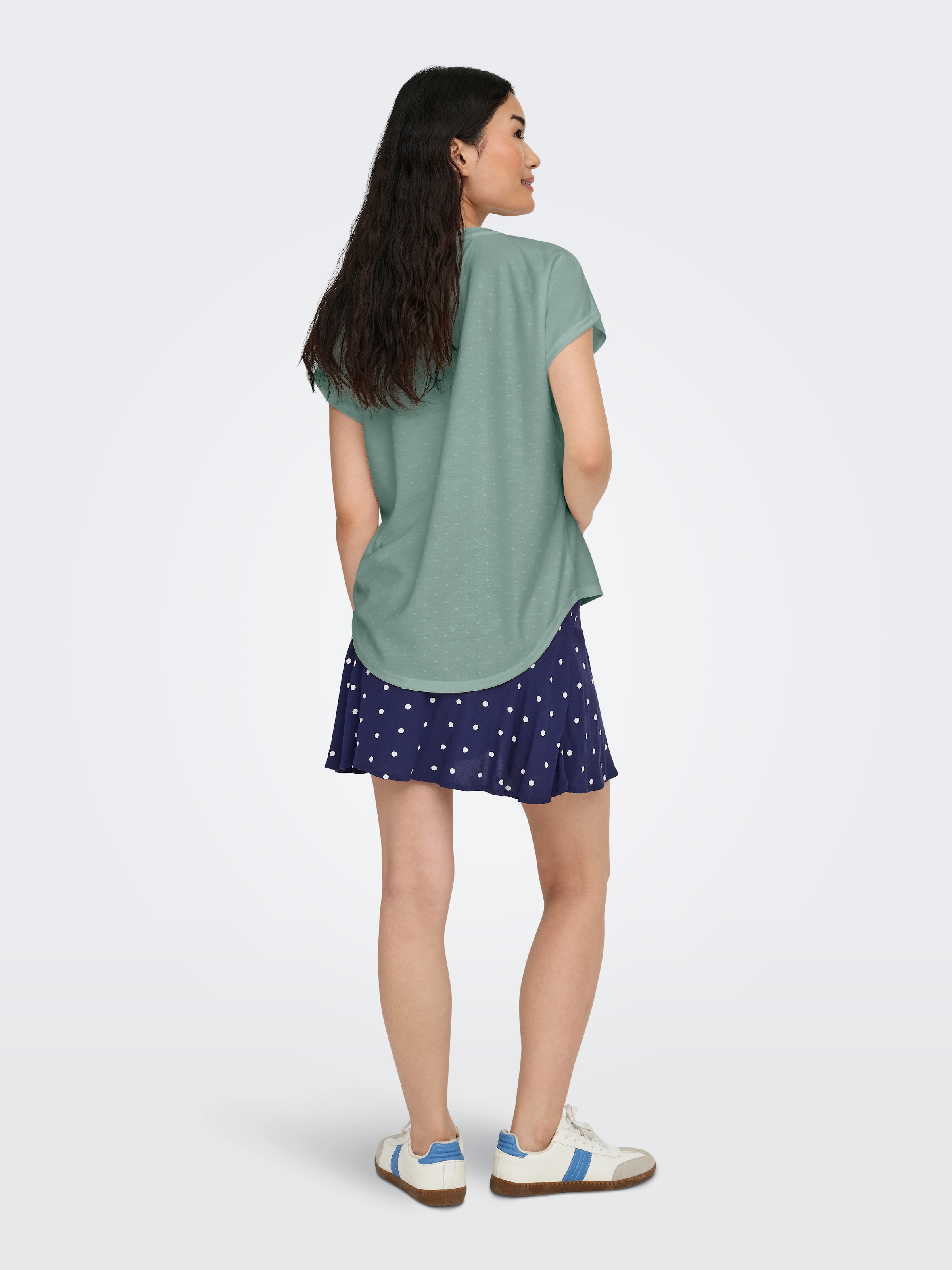 ONLY Kurzarmshirt »ONLMOLLY S/S O-NECK DOBBY TOP JRS« Materialmix, regular fit, Rundhals