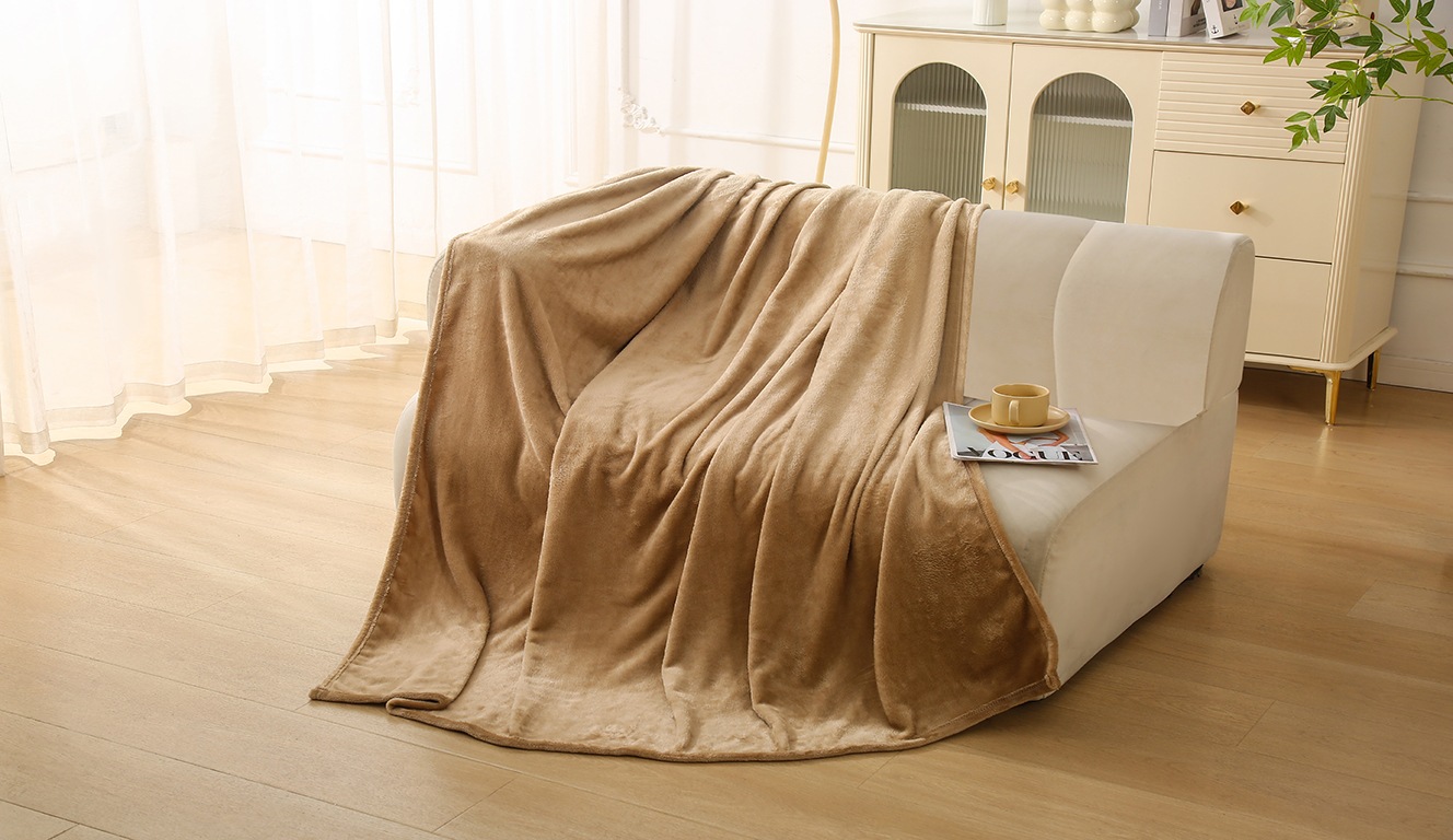 GOODproduct Wohndecke »Tianna« weiche Kuscheldecke,150x200cm, leicht & kompakt, pflegeleicht, premium