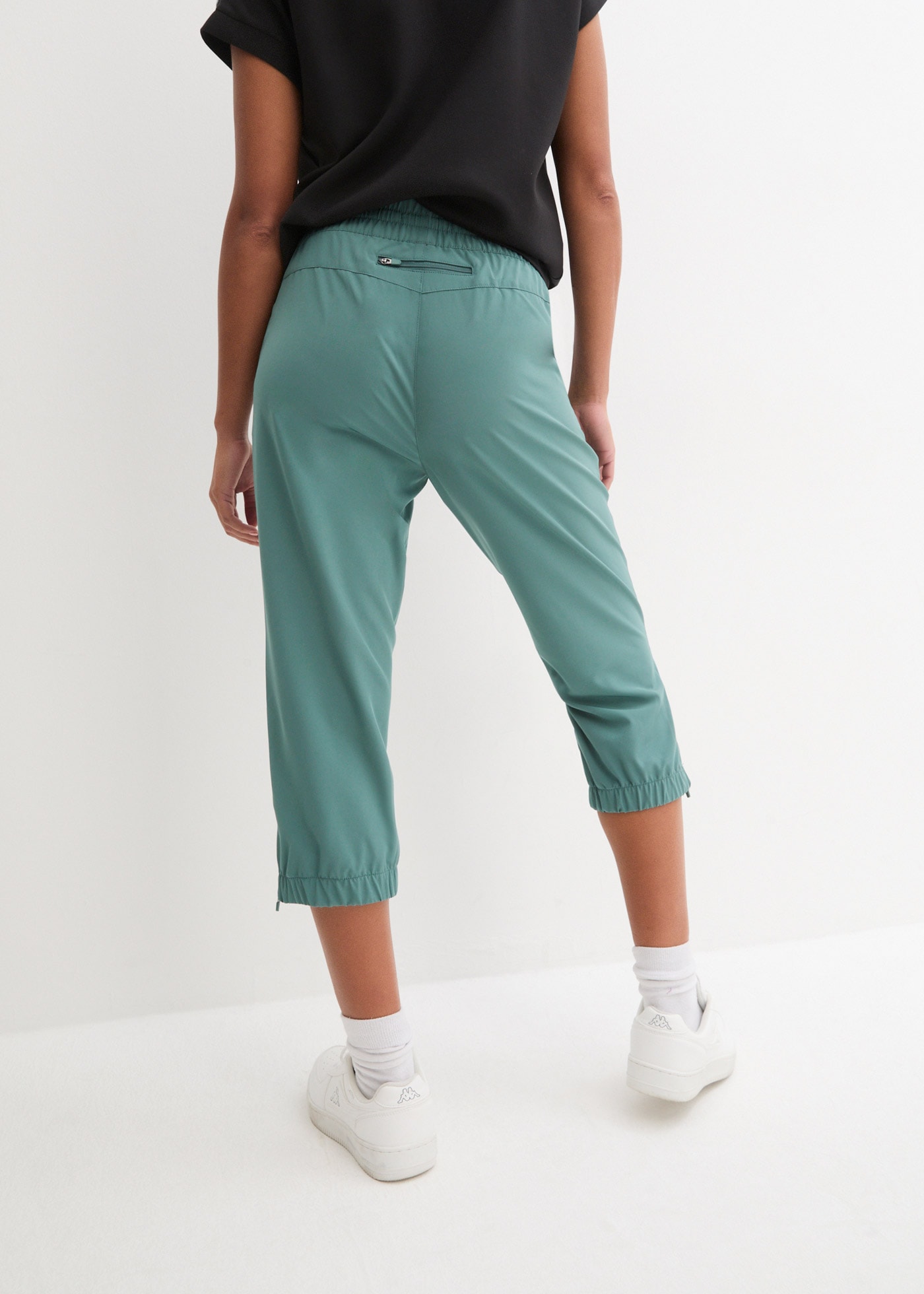 bonprix Pantalon fonctionnel  in 7/8 länge, Seitenschlitze mit Zipper, Reissverschlusstasche hinten