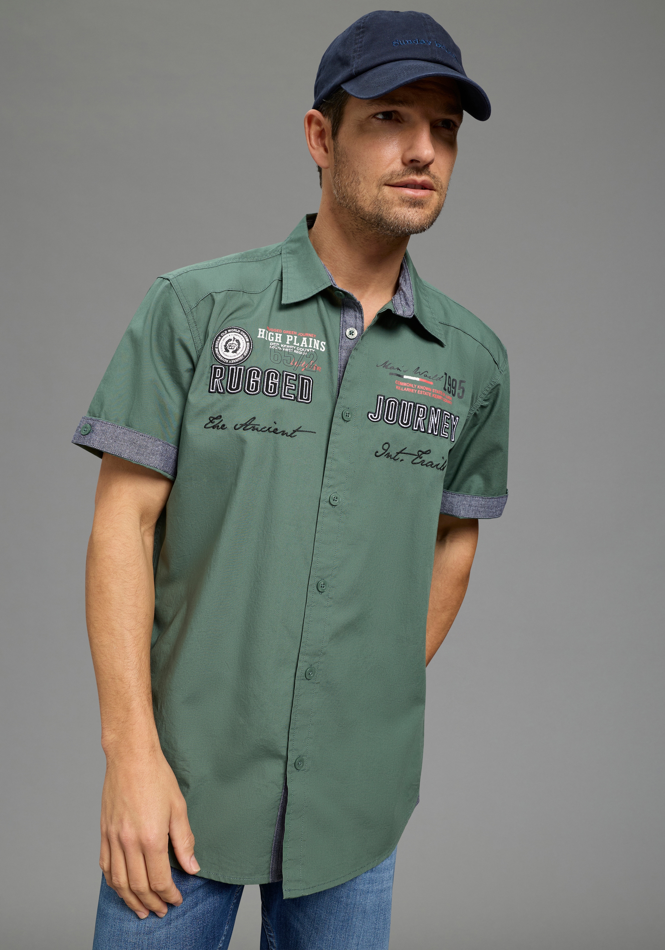 Man's World Chemise à manches courtes avec imprimé et écussons