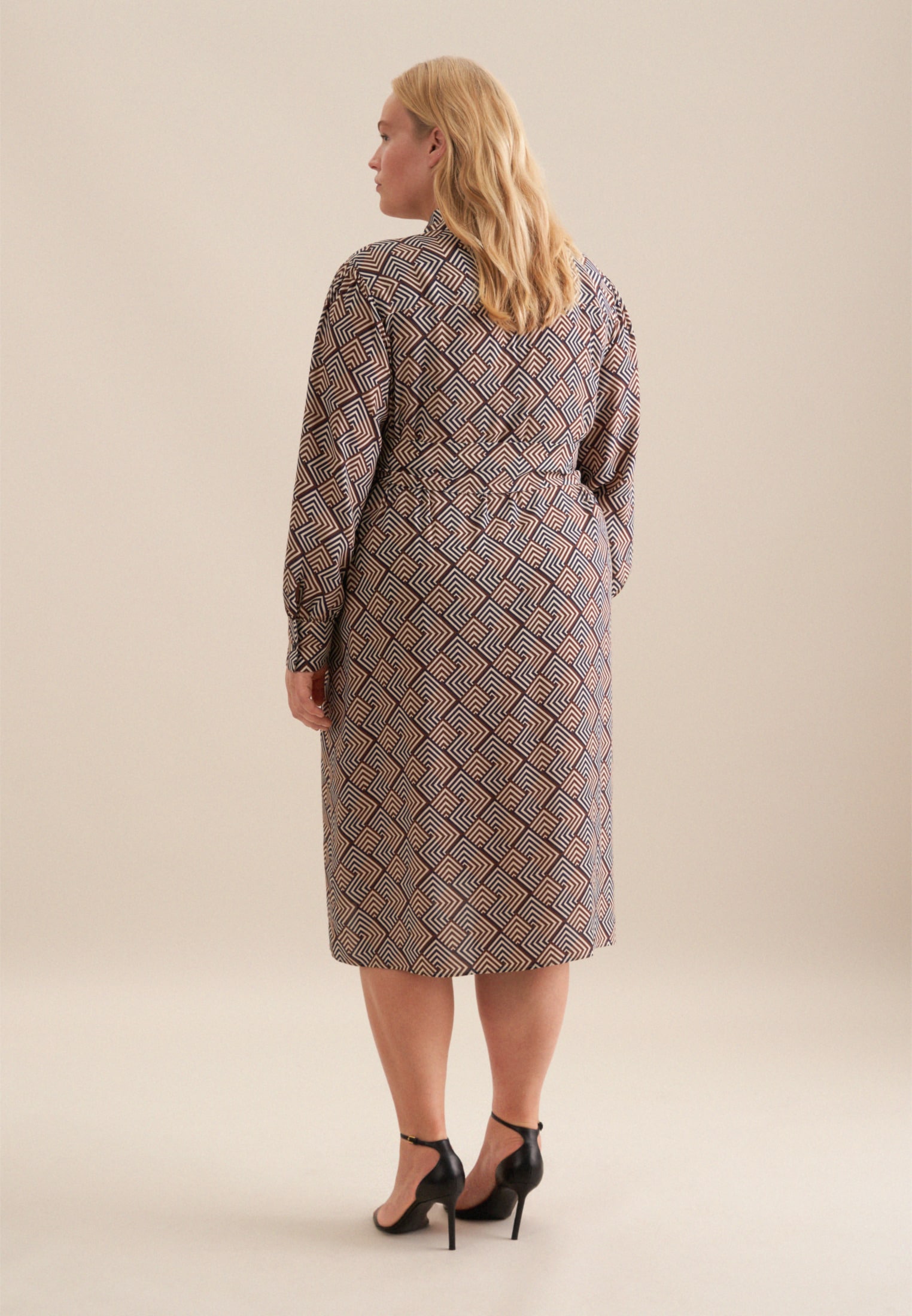 seidensticker Sommerkleid »Schwarze Rose« Langarm Kragen Geometrische Muster