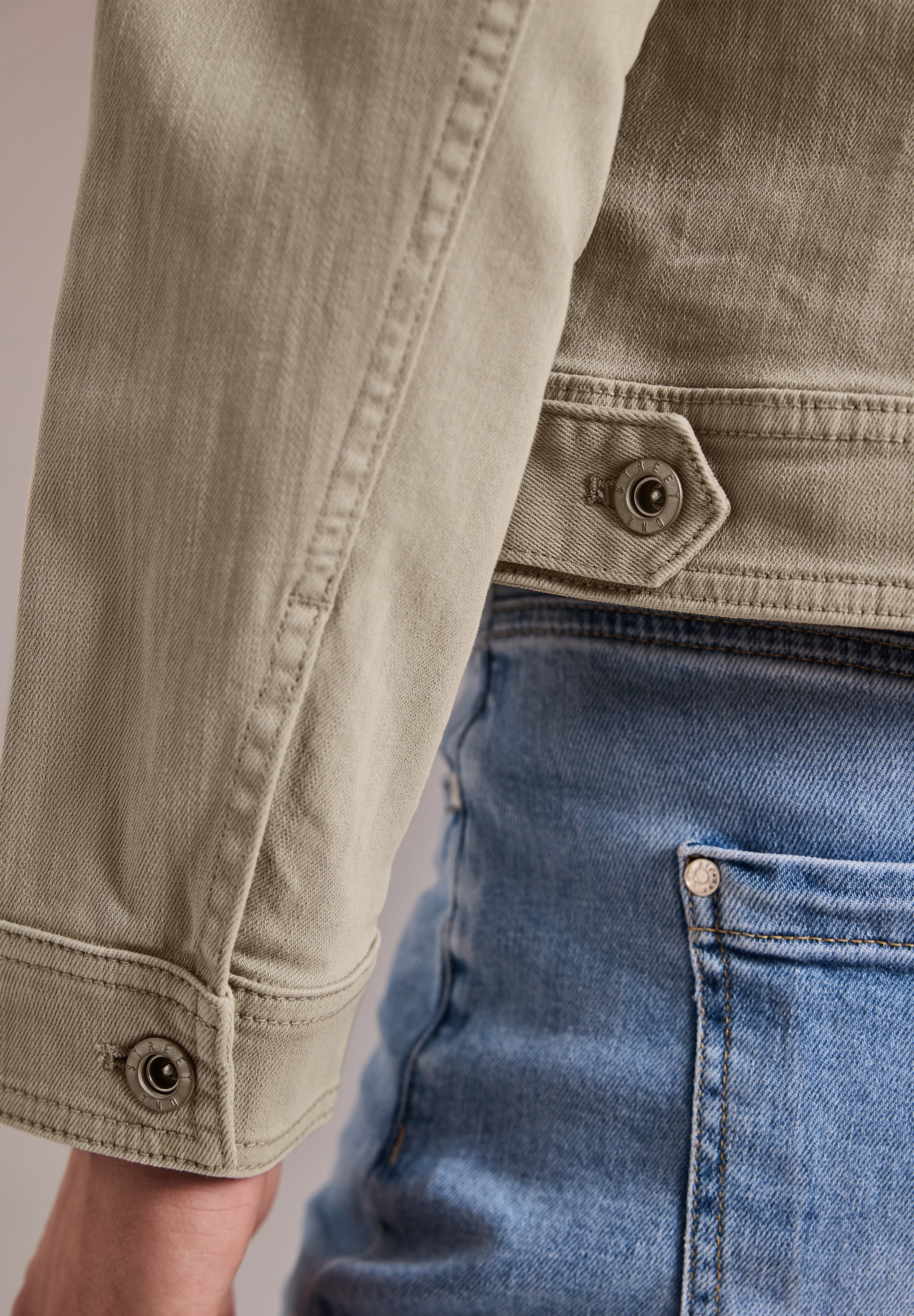 STREET ONE Veste en jean sans capuche aspect denim coloré avec poches