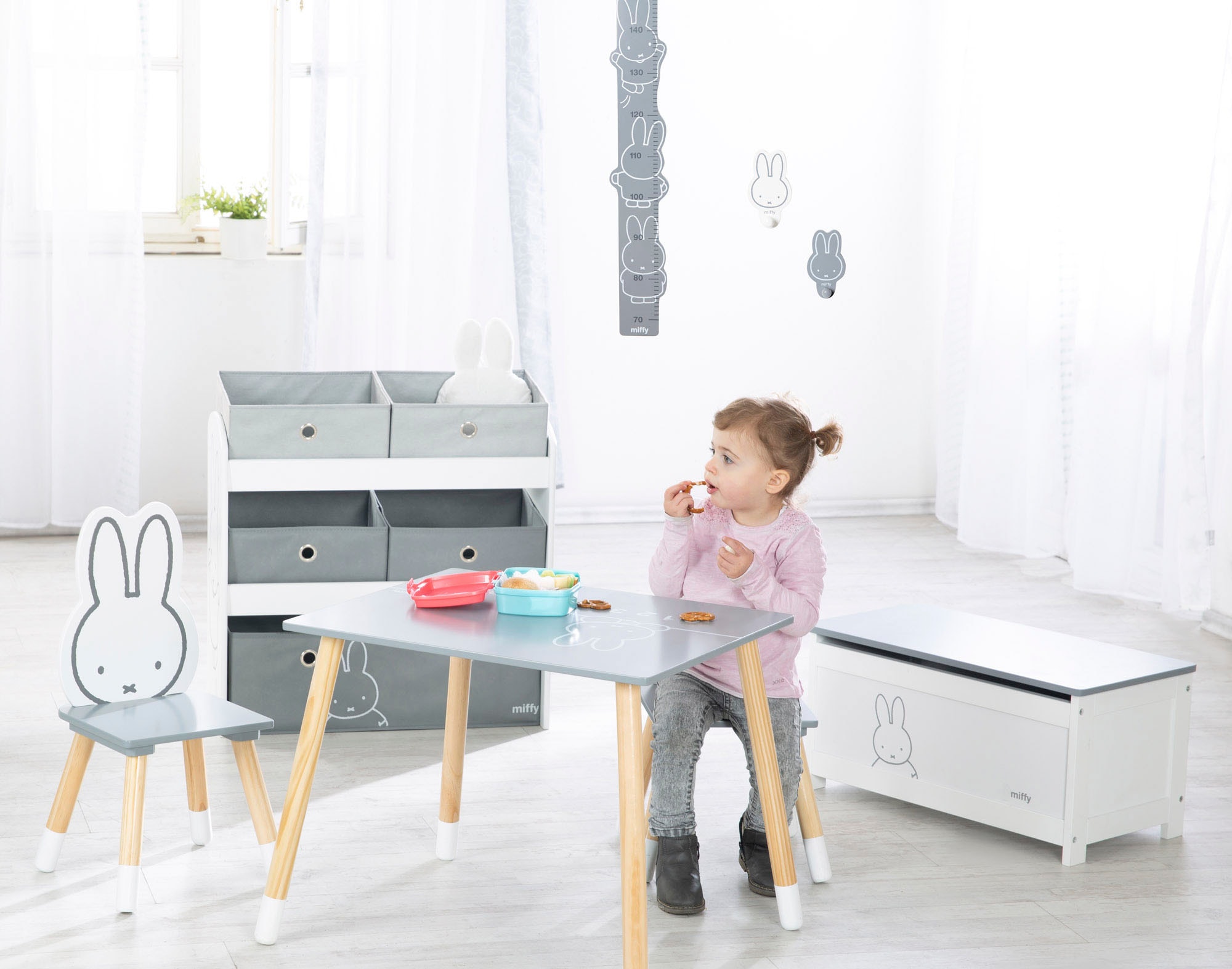 roba® Kinderregal »miffy®, grau« inklusive 5 Stoffboxen in 2 Grössen