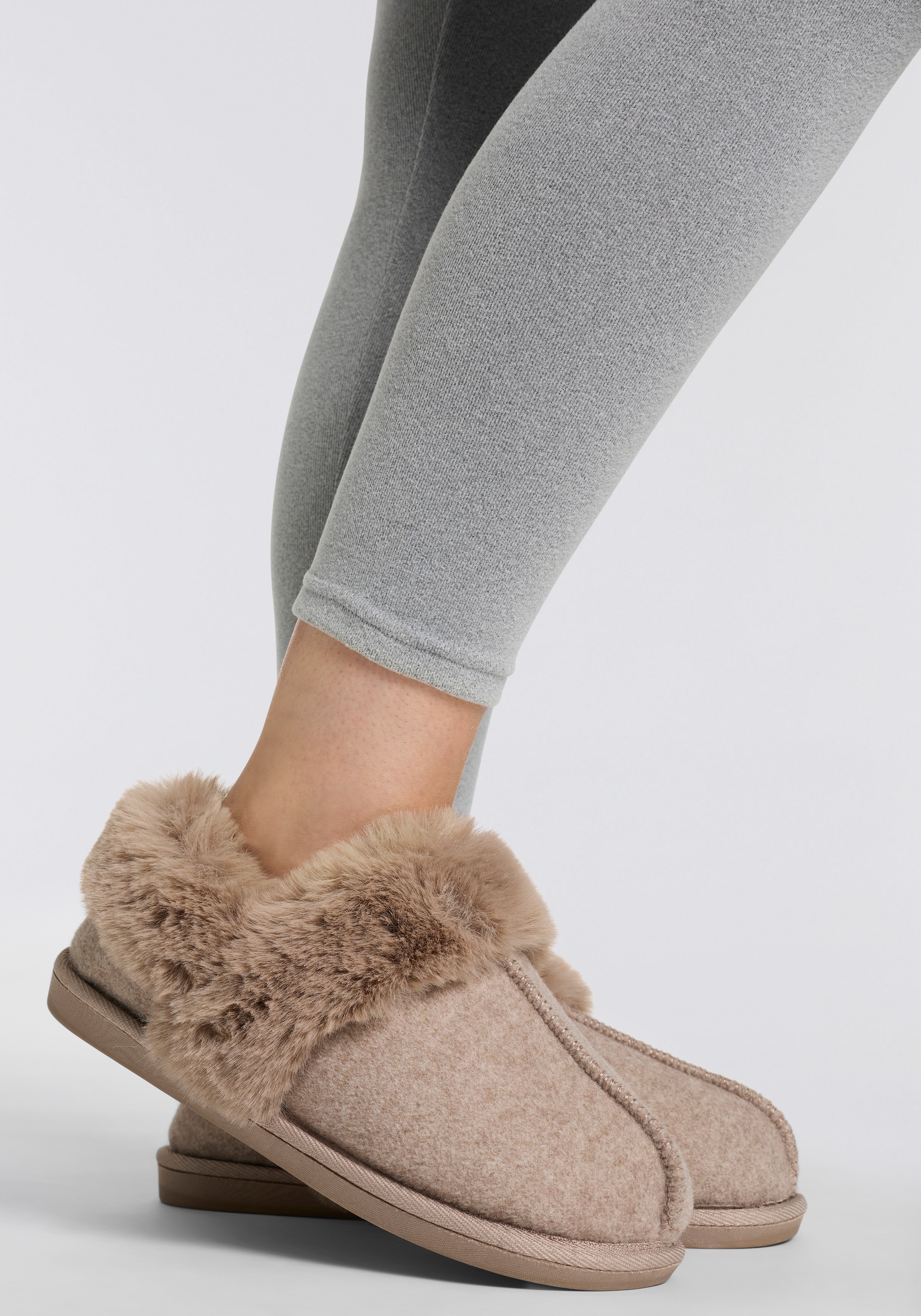 Apollo Chausson  2 cuis tlg.  mit strapazierfähiger Gummisohle