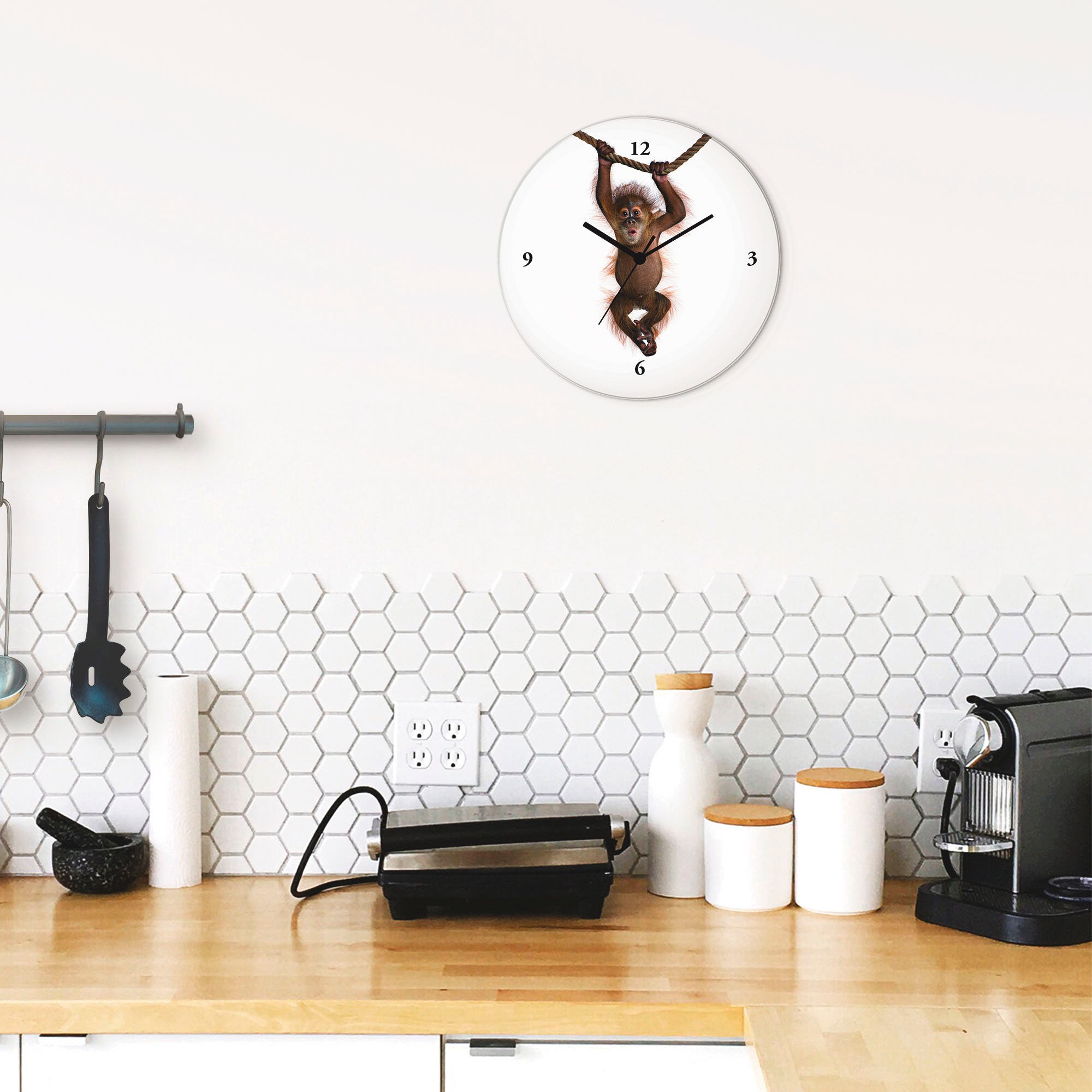 Artland Wanduhr »Baby Sumatra Orang Utan hängt an Seil« wahlweise mit  Quarz- oder Funkuhrwerk, lautlos ohne Tickgeräusche