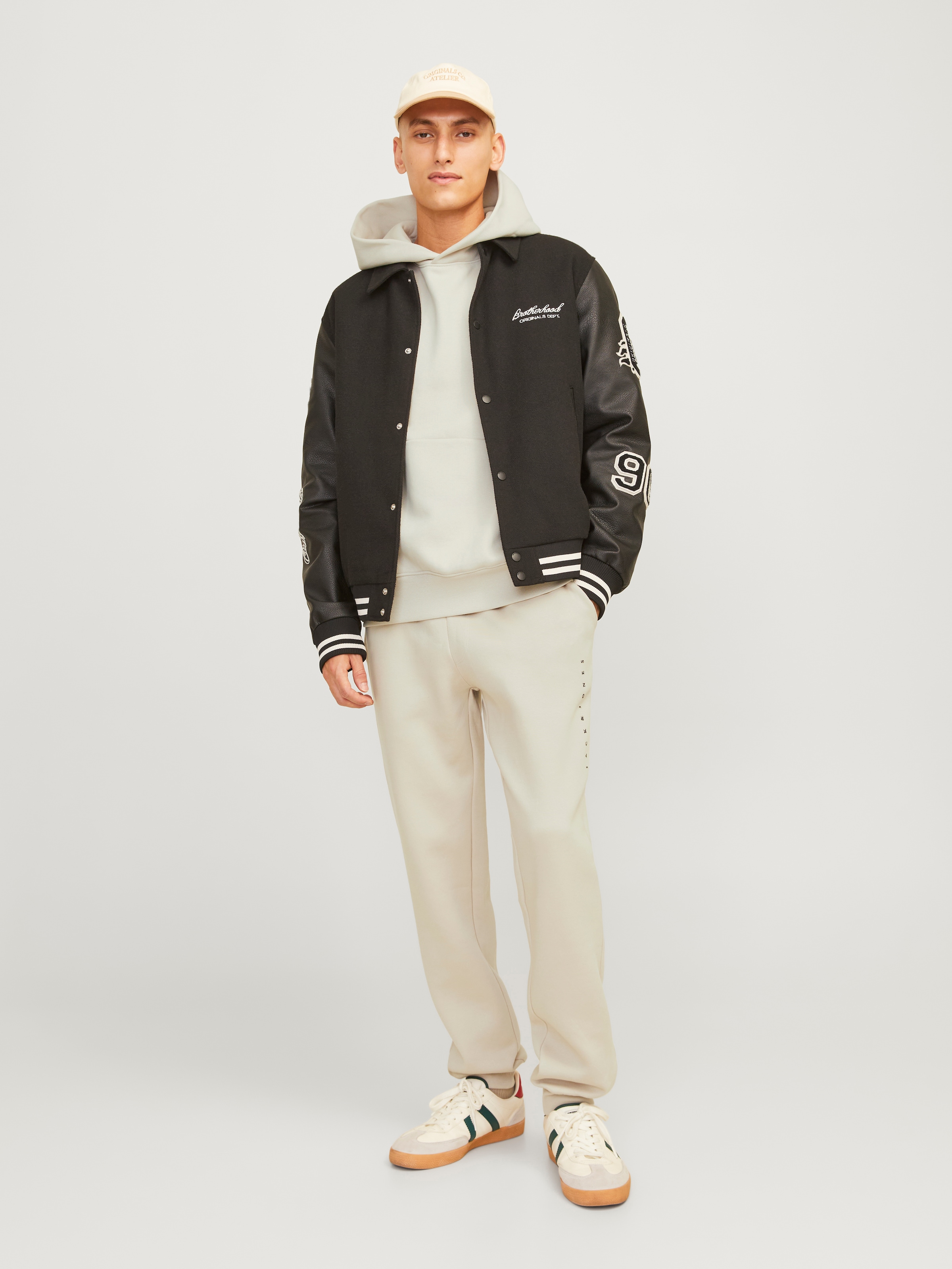 Jack & Jones Sweat à capuche »JJEURBAN EDGE SWEAT HOOD NOOS«, mit Kängurutasche
