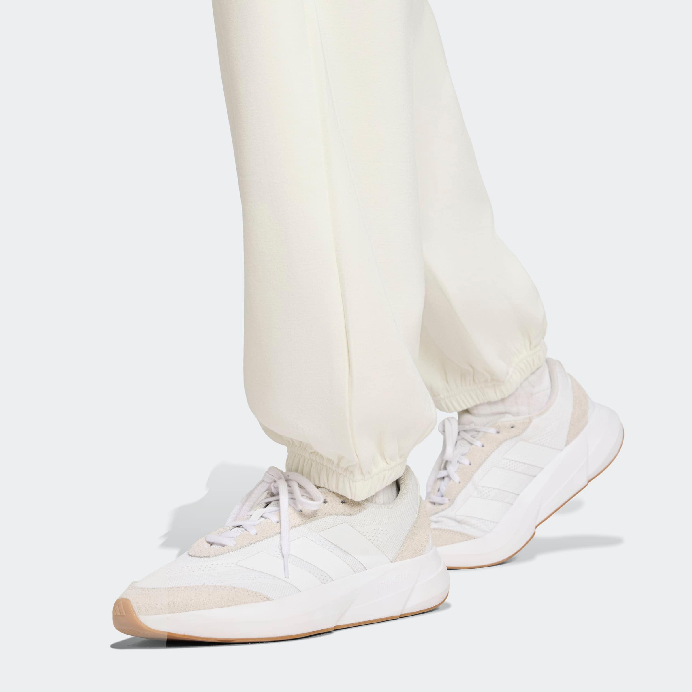 adidas Sportswear Pantalon de sport »SOFT LUX, LOCKER GESCHNITTEN«  lockerer Schnitt, für Laufen und sportliche Aktivitäten