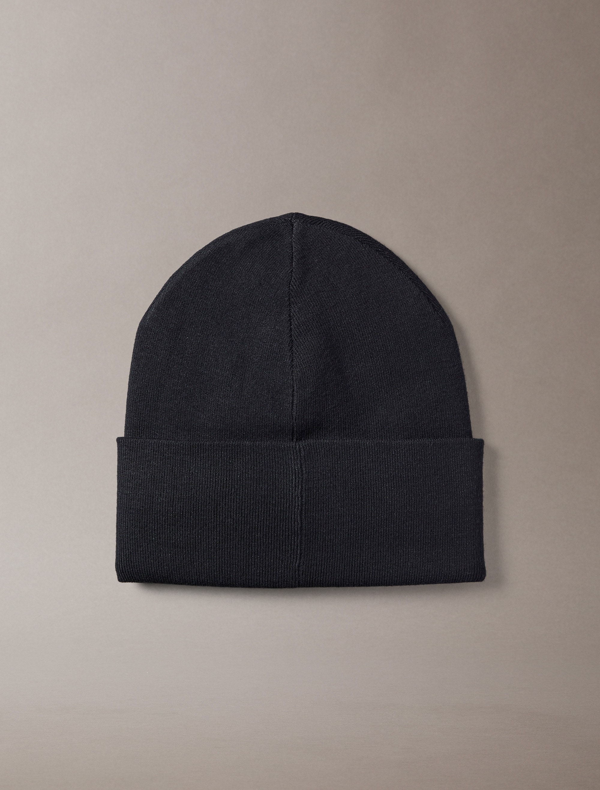 Calvin Klein Beanie »MONOLOGO PATCH BEANIE« Perfekt für den Alltag