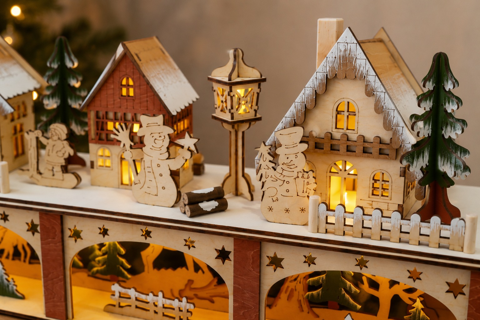GOODproduct LED Dekoobjekt »Weihnachtsdekoration aus Holz« 1 Stk. Warmweiss mehrdimensionale Szenerie, Gratis-Hänger, 6h-Timer, Höhe 22 cm