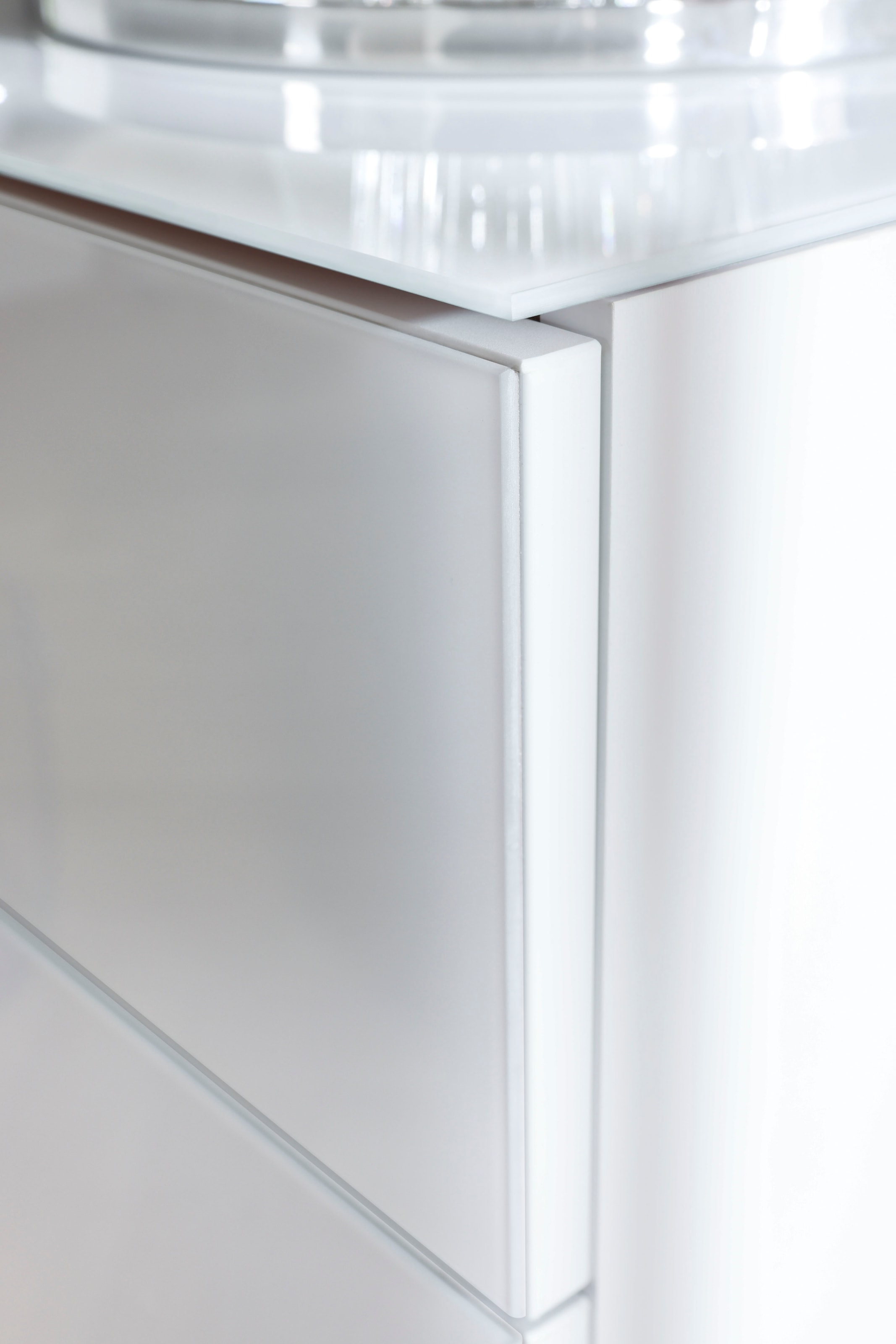 rauch Kombikommode »Kommode Türkommode Sideboard Kombikommode FLIPP mit Glasfront« Breite 200 cm mit 2 Einlegeböden,  3-türig, 3 Schubladen, Soft-Close-Funktion, Oberboden und Front Glas