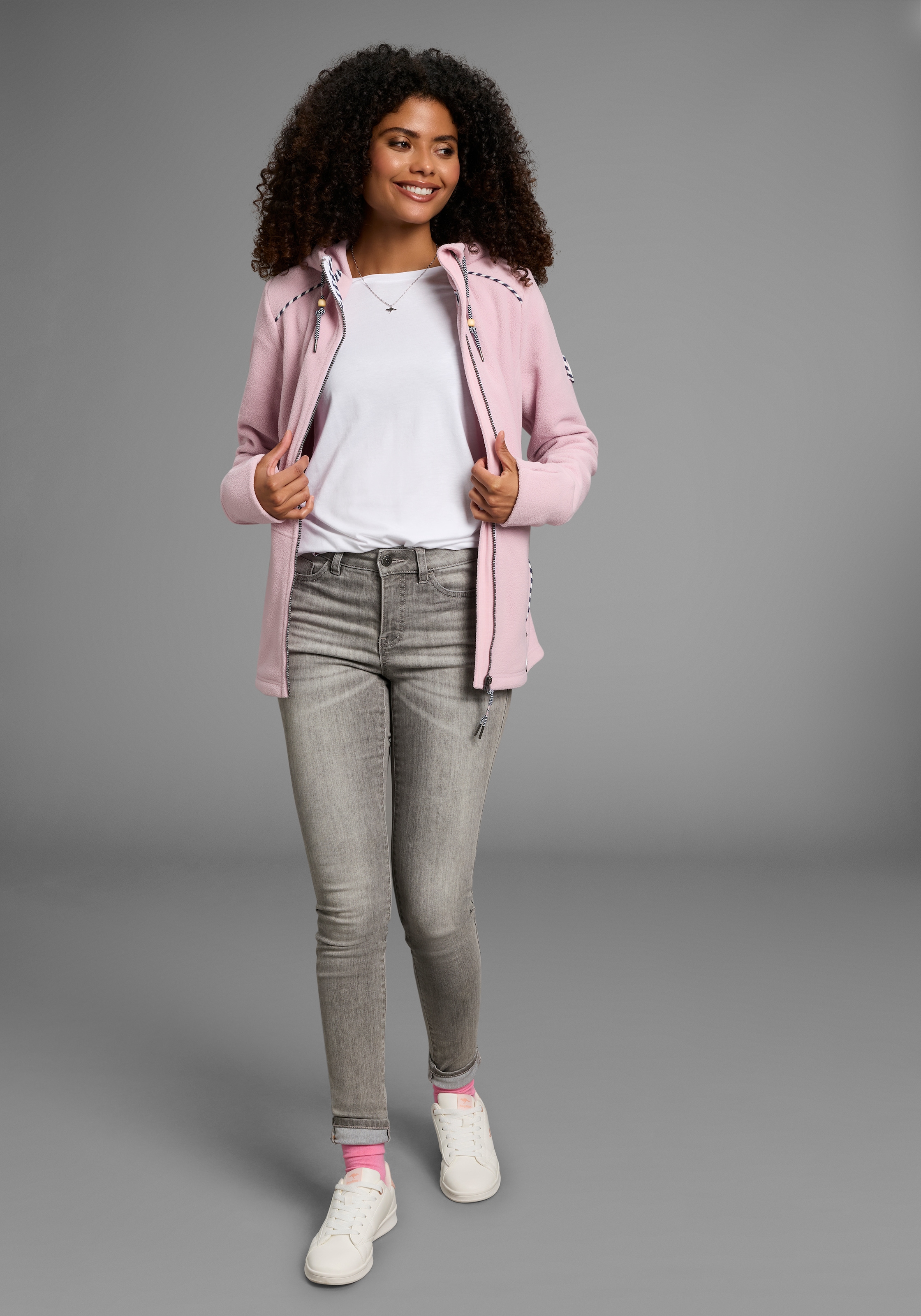 KangaROOS Fleecejacke mit Kapuze figurbetonte Passform,  mit Kapuze und Kordelzug, Übergangsjacke