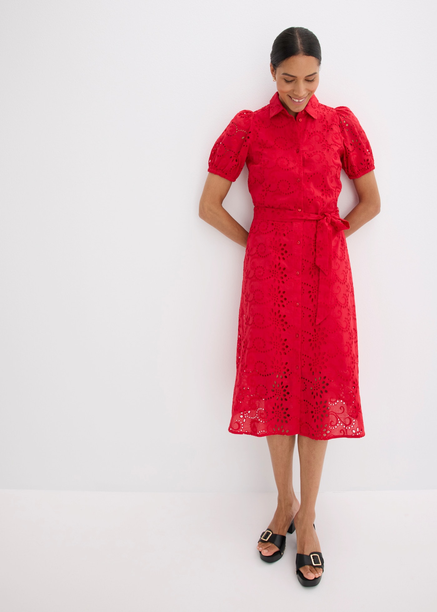 bonprix Robe chemisier aus reiner Baumwolle, mit Lochstickerei