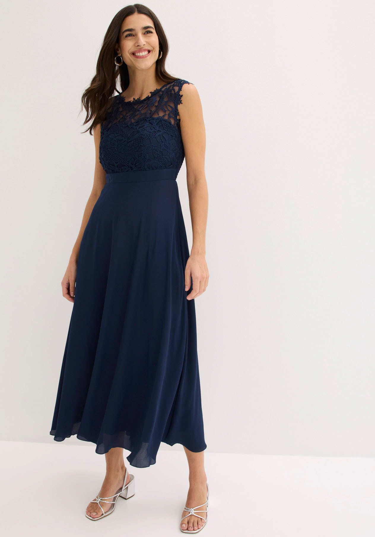 bonprix Maxi robe »Maxikleid mit Spitze« pour occasions festives, entièrement doublé, coupe cintrée