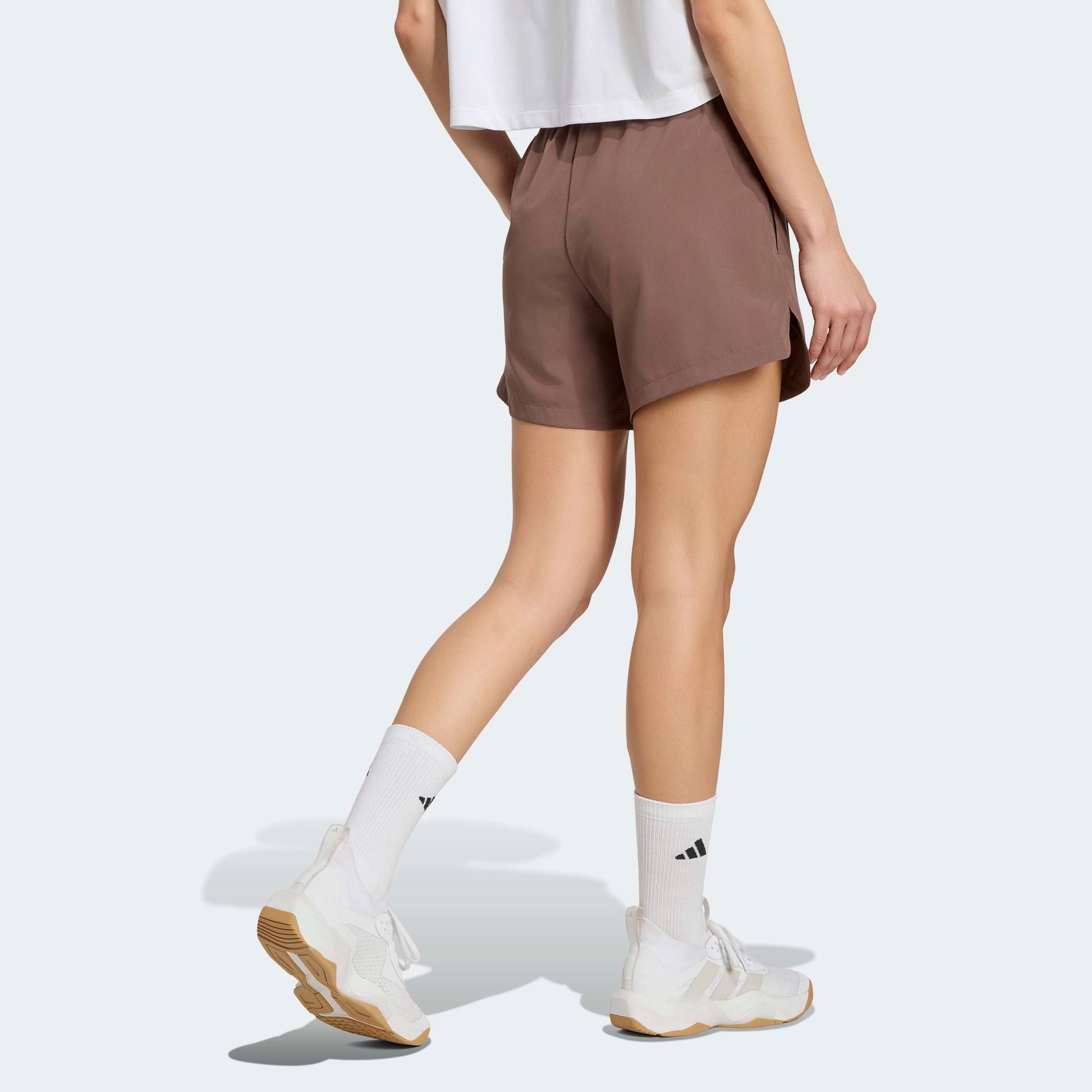 adidas Performance Shorts »3-STREIFEN STUDIO AUS GEWEBTEM MATERIAL«  ohne Verschluss, aus Polyester, enger Schnitt