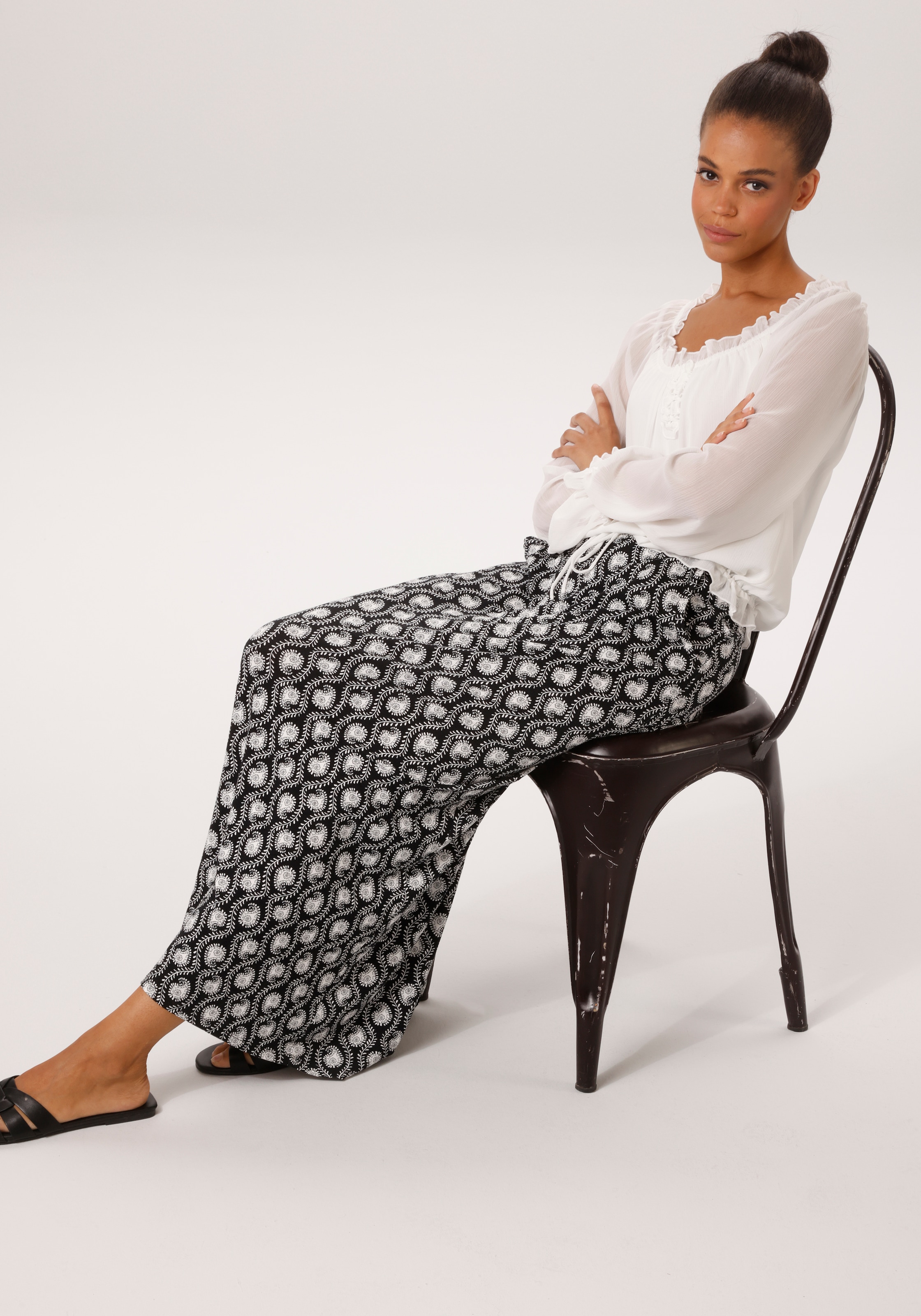 Aniston CASUAL Maxi jupe mit kontrastfarbigem Paisley-Muster - NEUE KOLLEKTION
