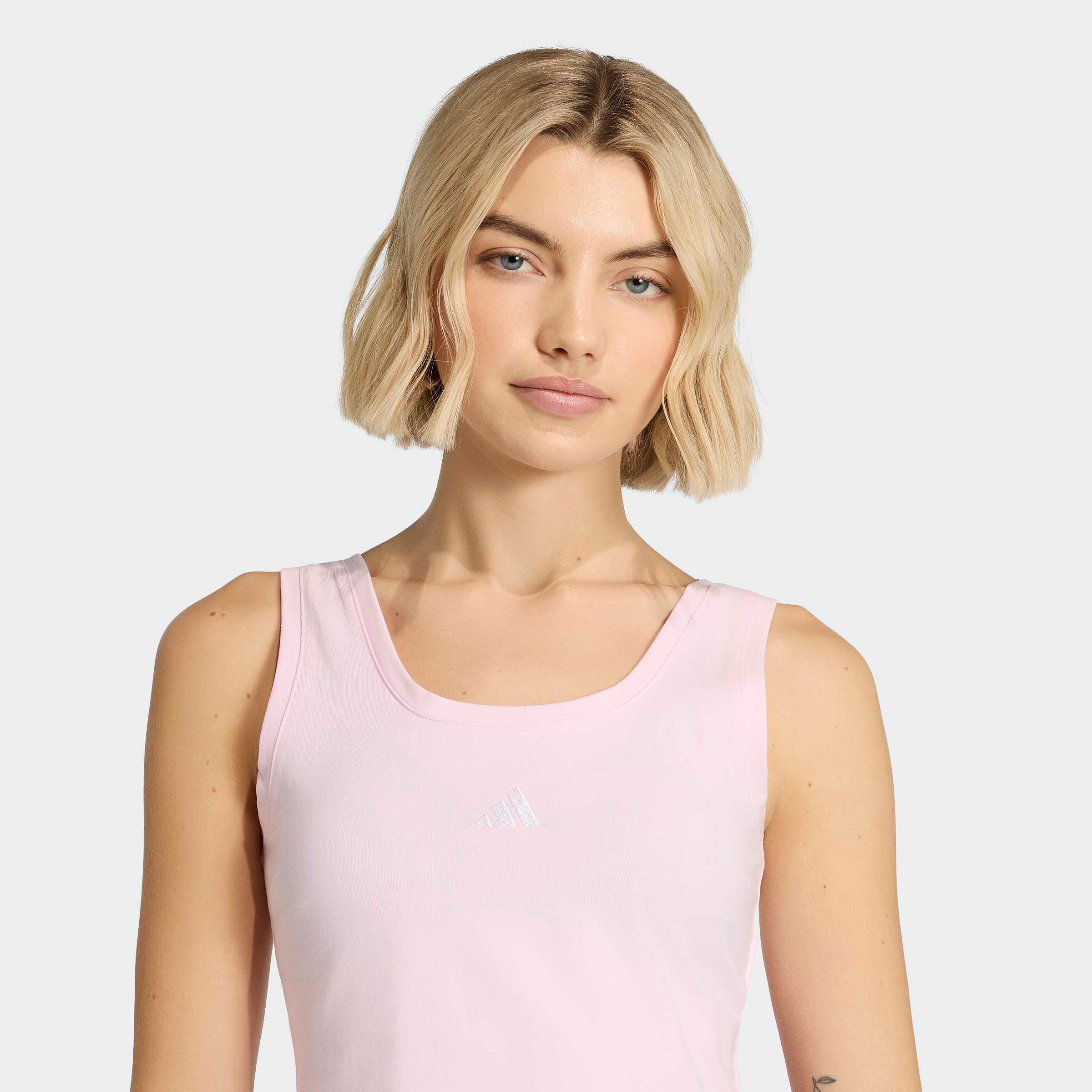 adidas Sportswear Tanktop »ESSENTIALS SMALL LOGO COTTON LIFESTYLE« schmale Passform, leichtes und luftiges Design
