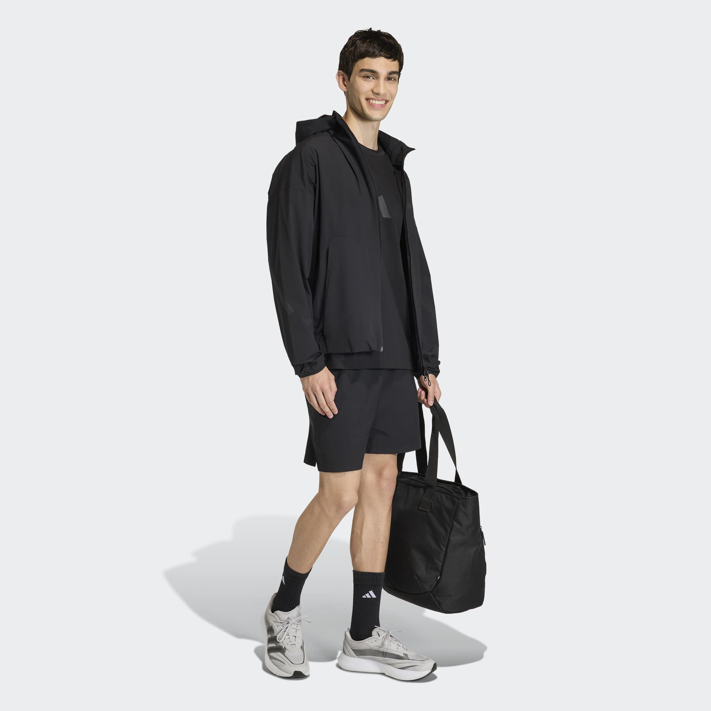 adidas Sportswear Short »ADIDAS Z.N.E. GEWEBT«  avec coupe décontractée, en fibre synthétique, forme normale et ample
