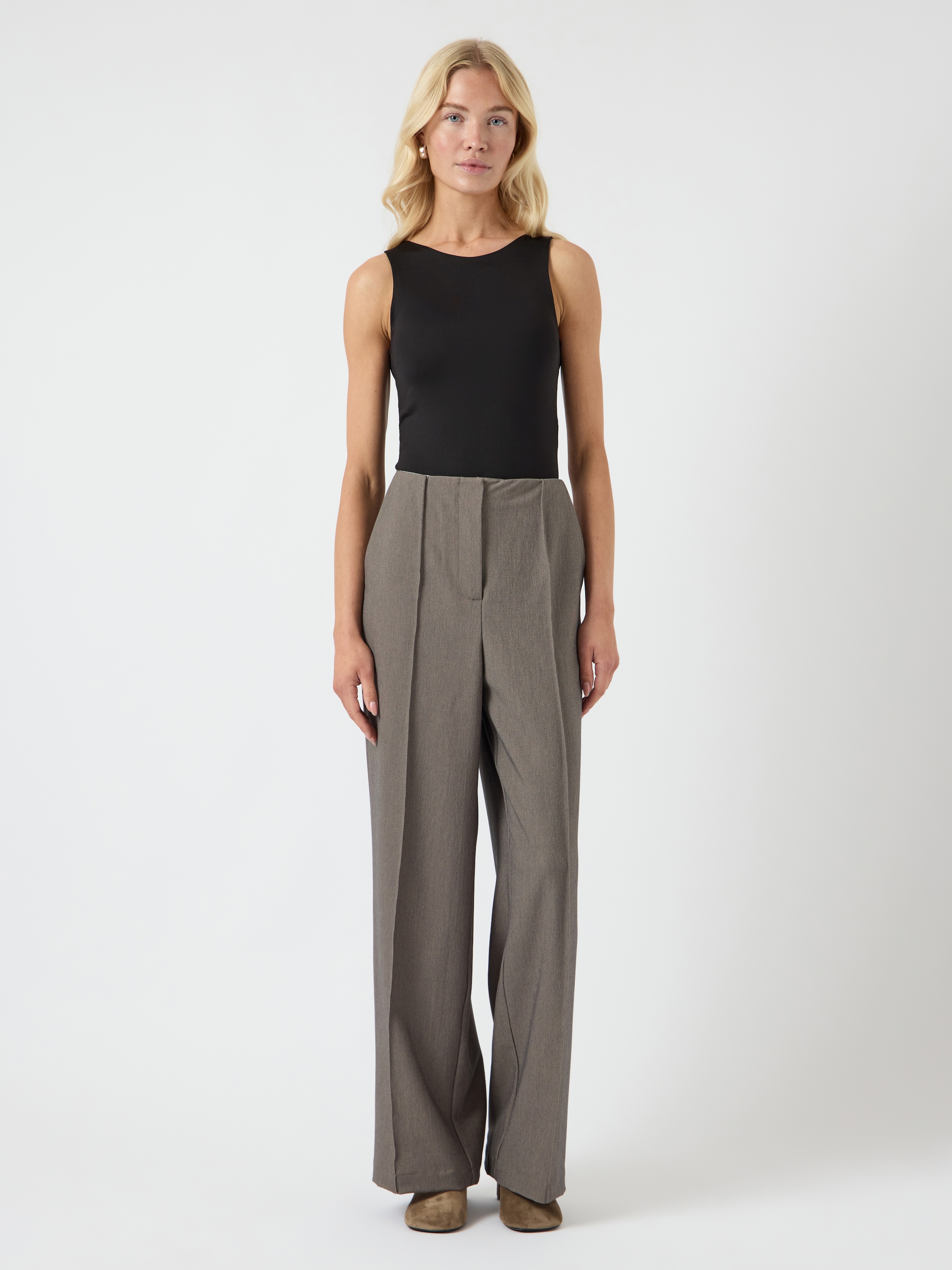 Y.A.S Body »YASRUBY SL BODY S. NOOS«