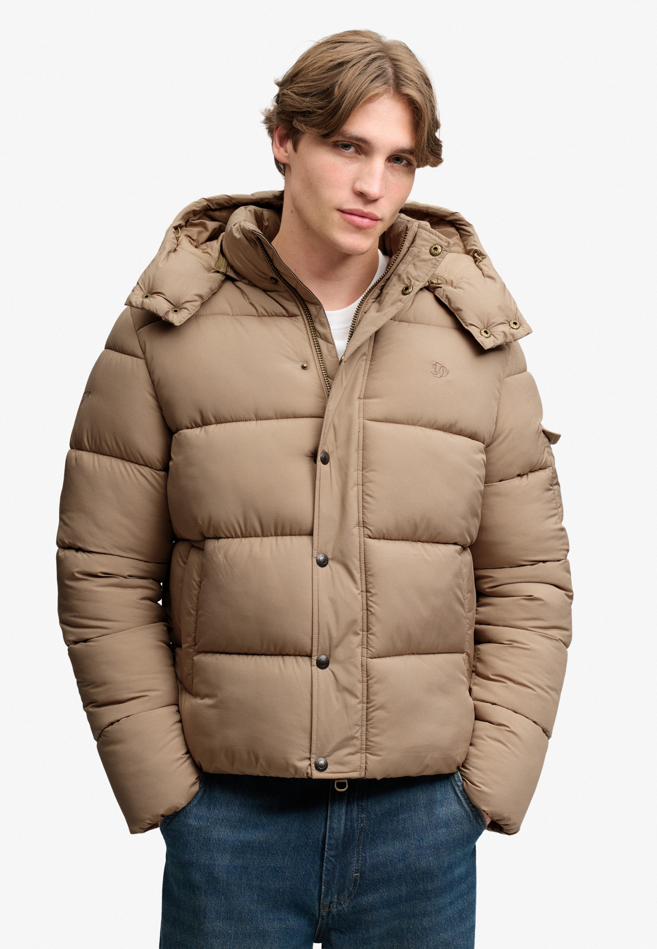 Superdry Veste matelassée »PREMIUM RIPSTOP PUFFER JKT« avec capuche fibre synthétique, coupe décontractée