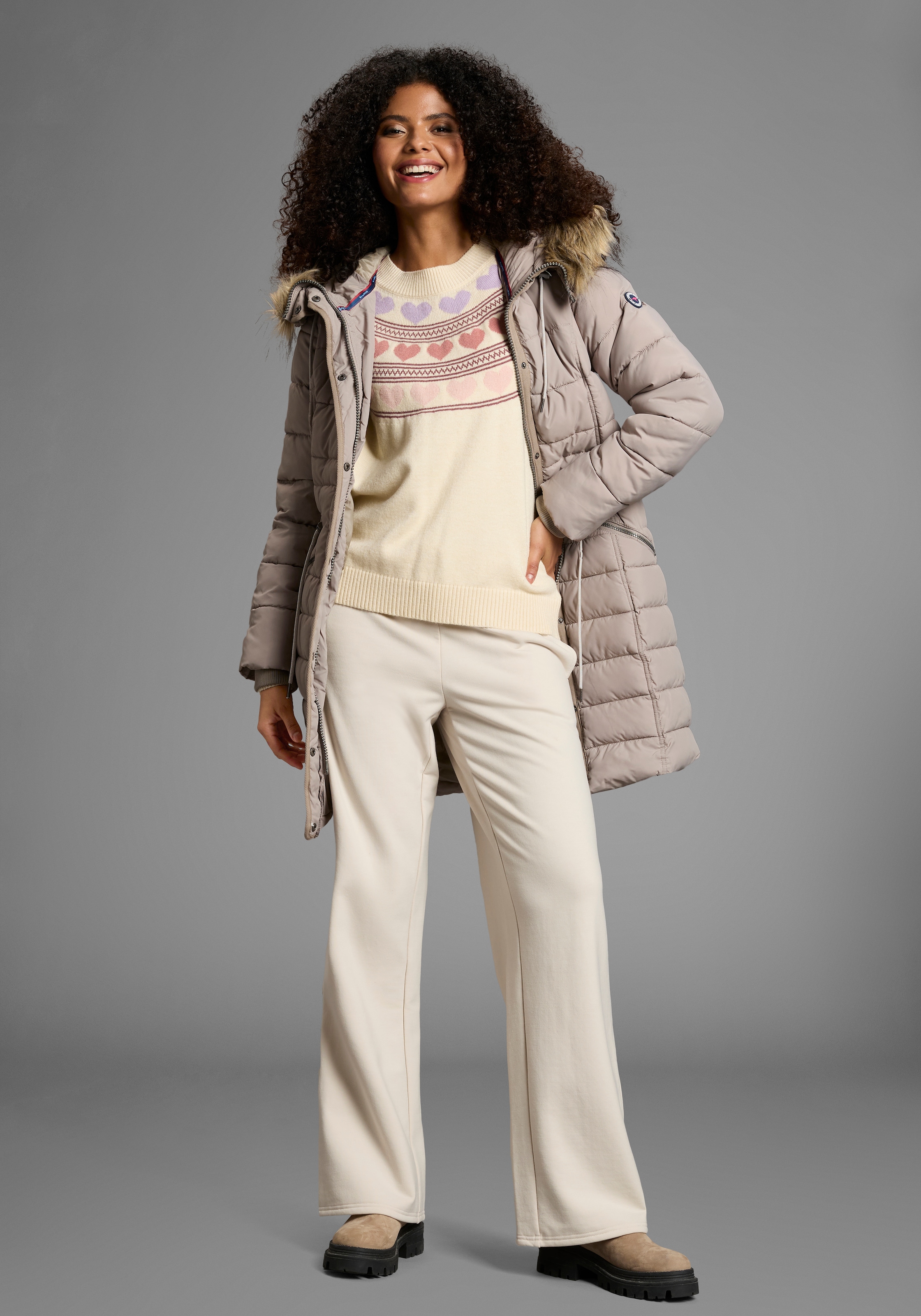 KangaROOS Steppjacke mit Kapuze figurbetonter Schnitt,  mit Reissverschlusstaschen