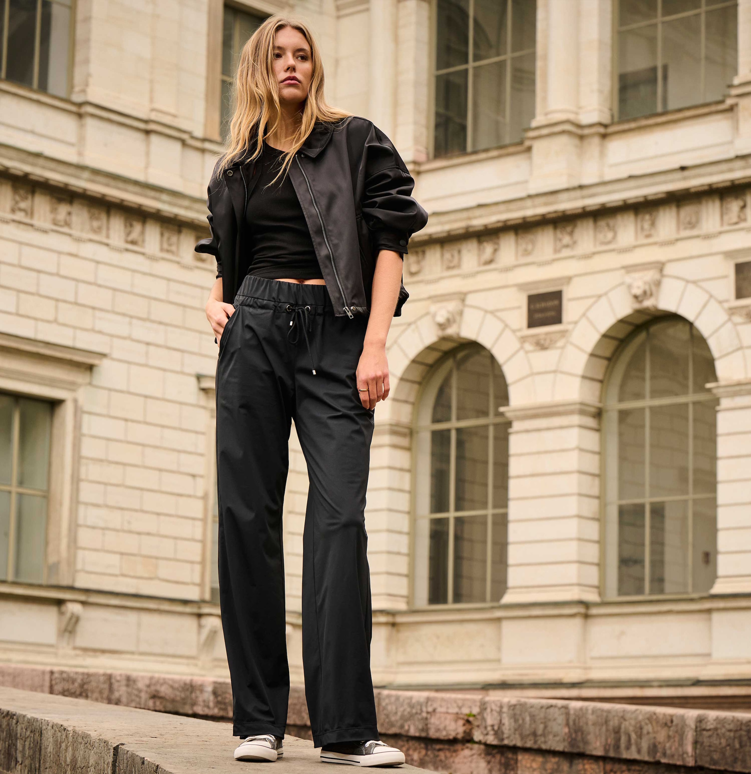 MAC Stoffhose »EASY WIDELEG«  sehr elastische Qualität, angenehmer Griff und hoher Tragekomfort