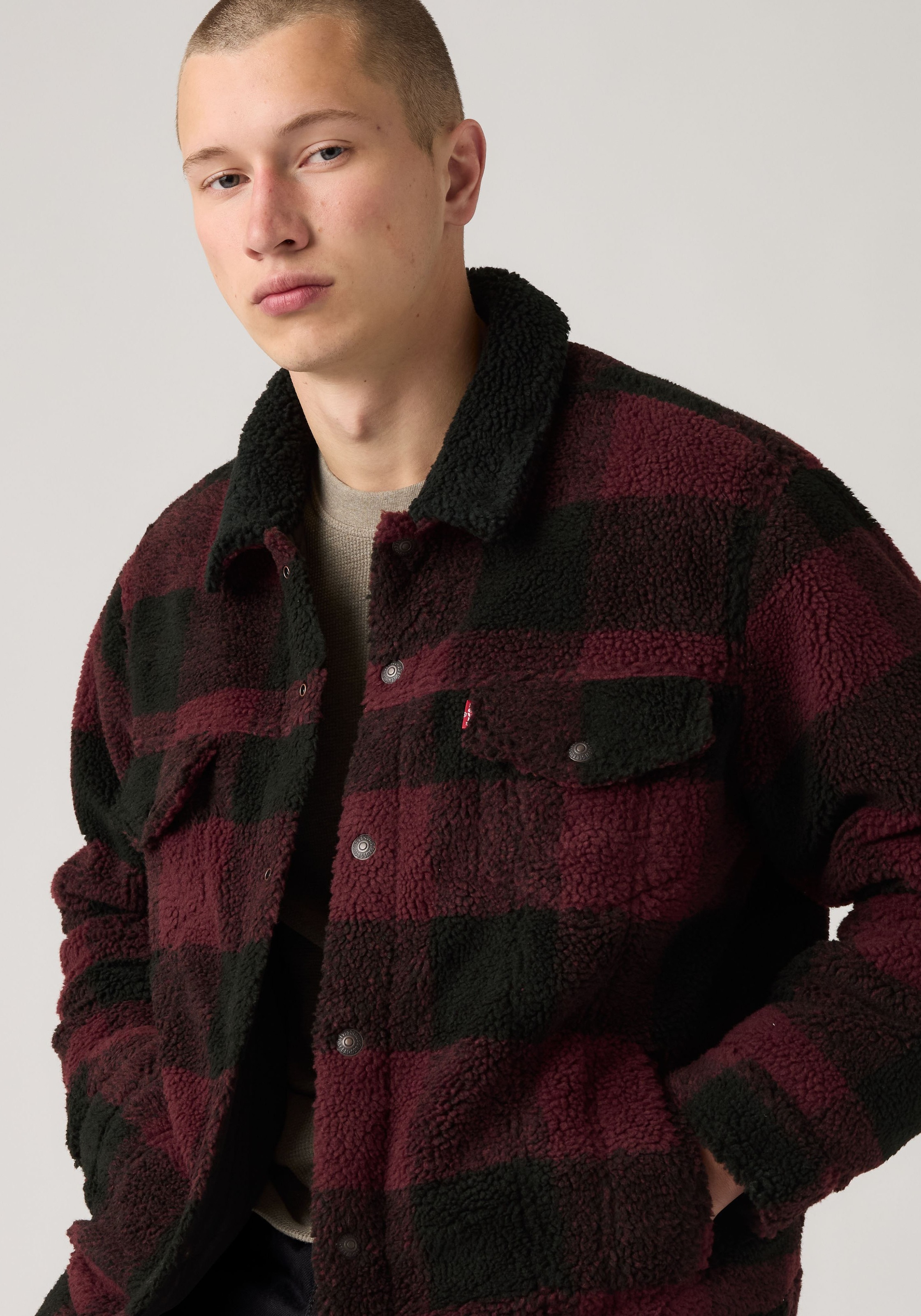 Levi's® Fleecejacke »TYPE 3 EXT SHERPA TRUCKER« Druckknopfverschluss, seitliche Eingrifftaschen