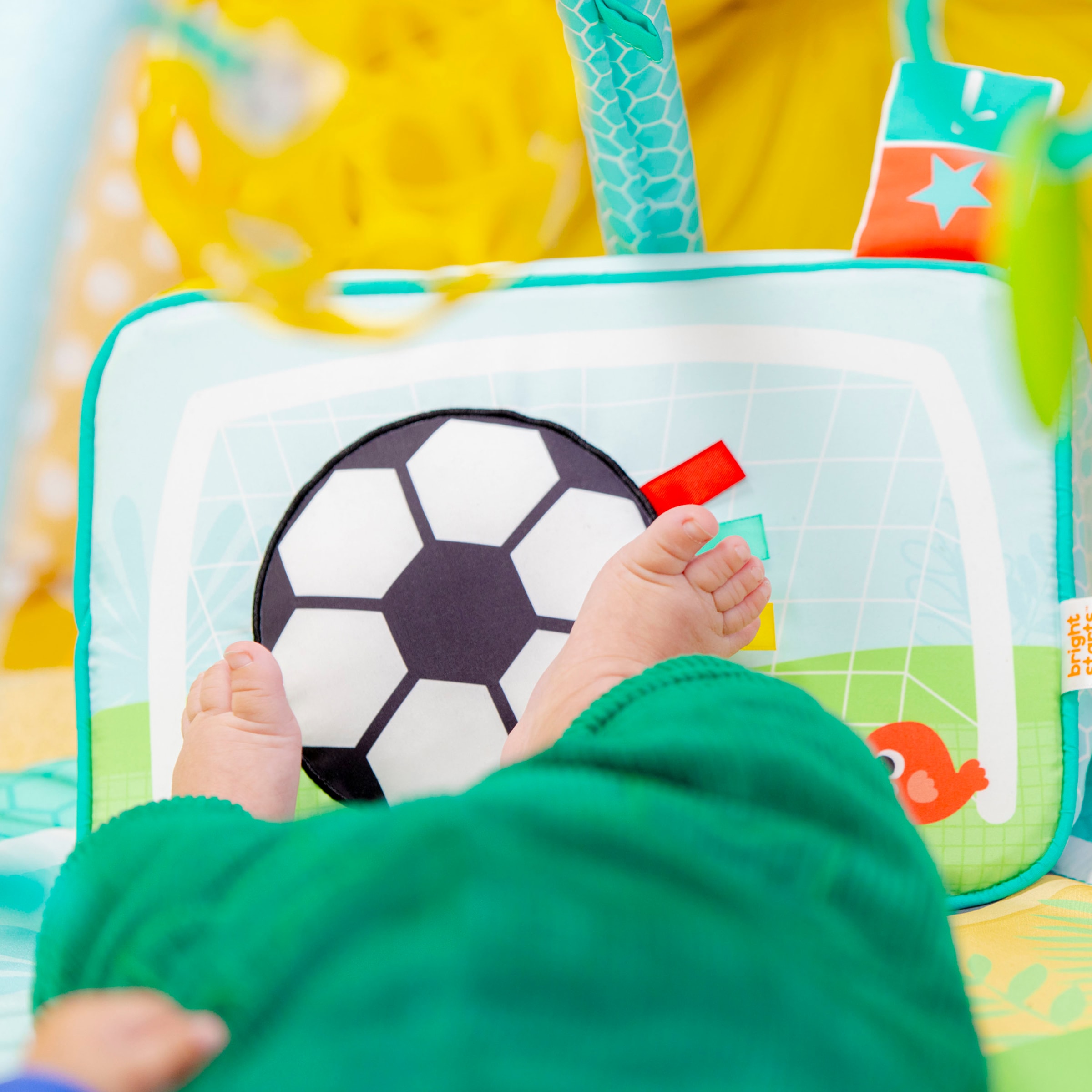 Bright Starts Spielbogen »Grip & Kick Activity Gym« mit Licht- und Soundeffekt