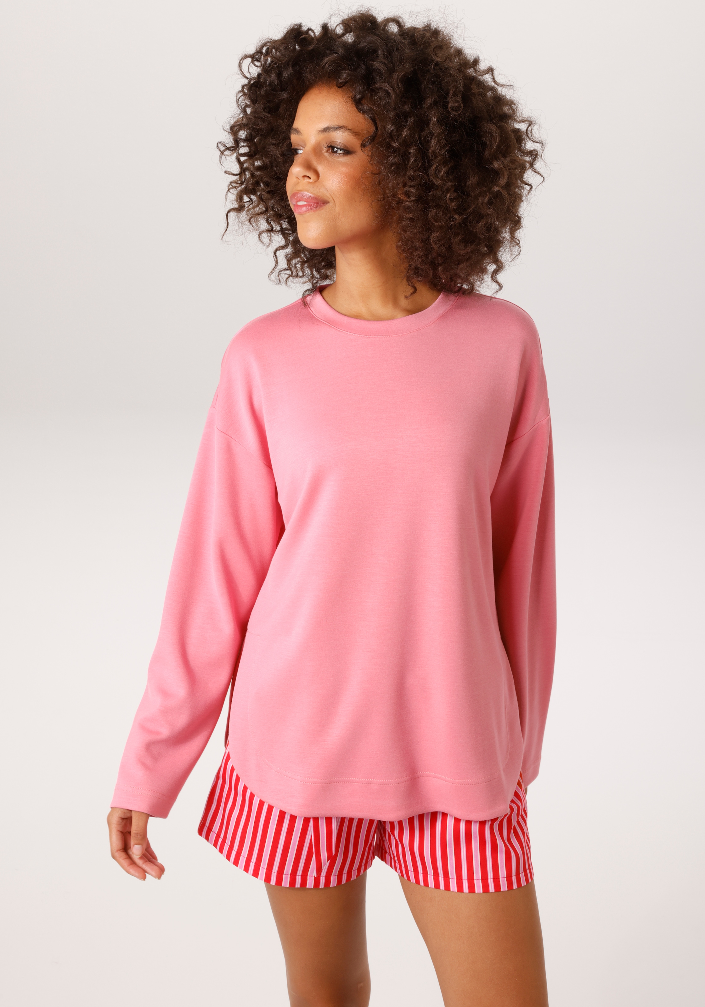 Aniston CASUAL Sweatshirt , in trendiger Farbpalette
