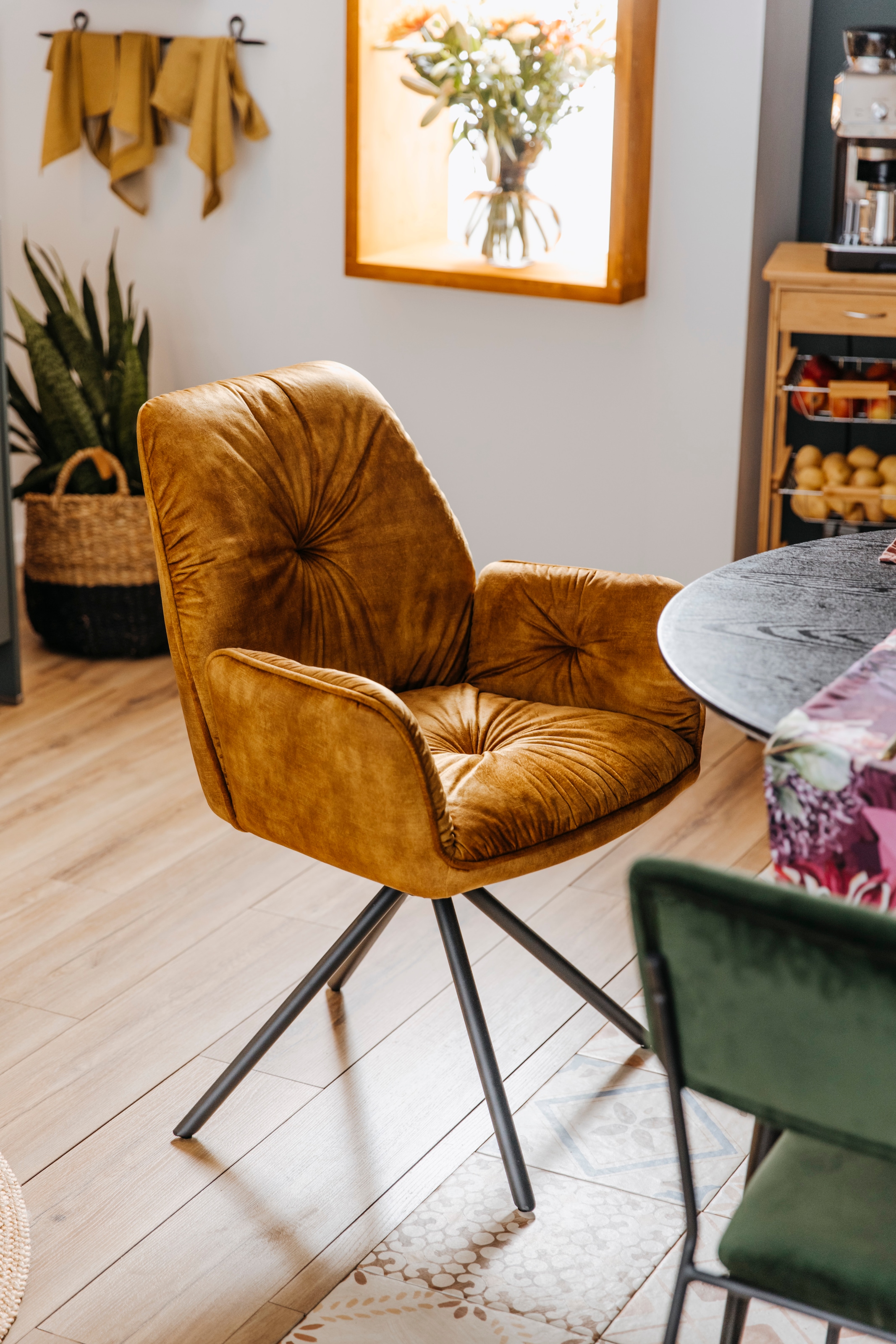 SalesFever Esszimmerstuhl »Ottawa Armlehnstuhl: Rückzugsort im Esszimmer« (Set) 1 Stk.360° Drehbarer Esszimmersessel mit Armlehnen - 1 Stück