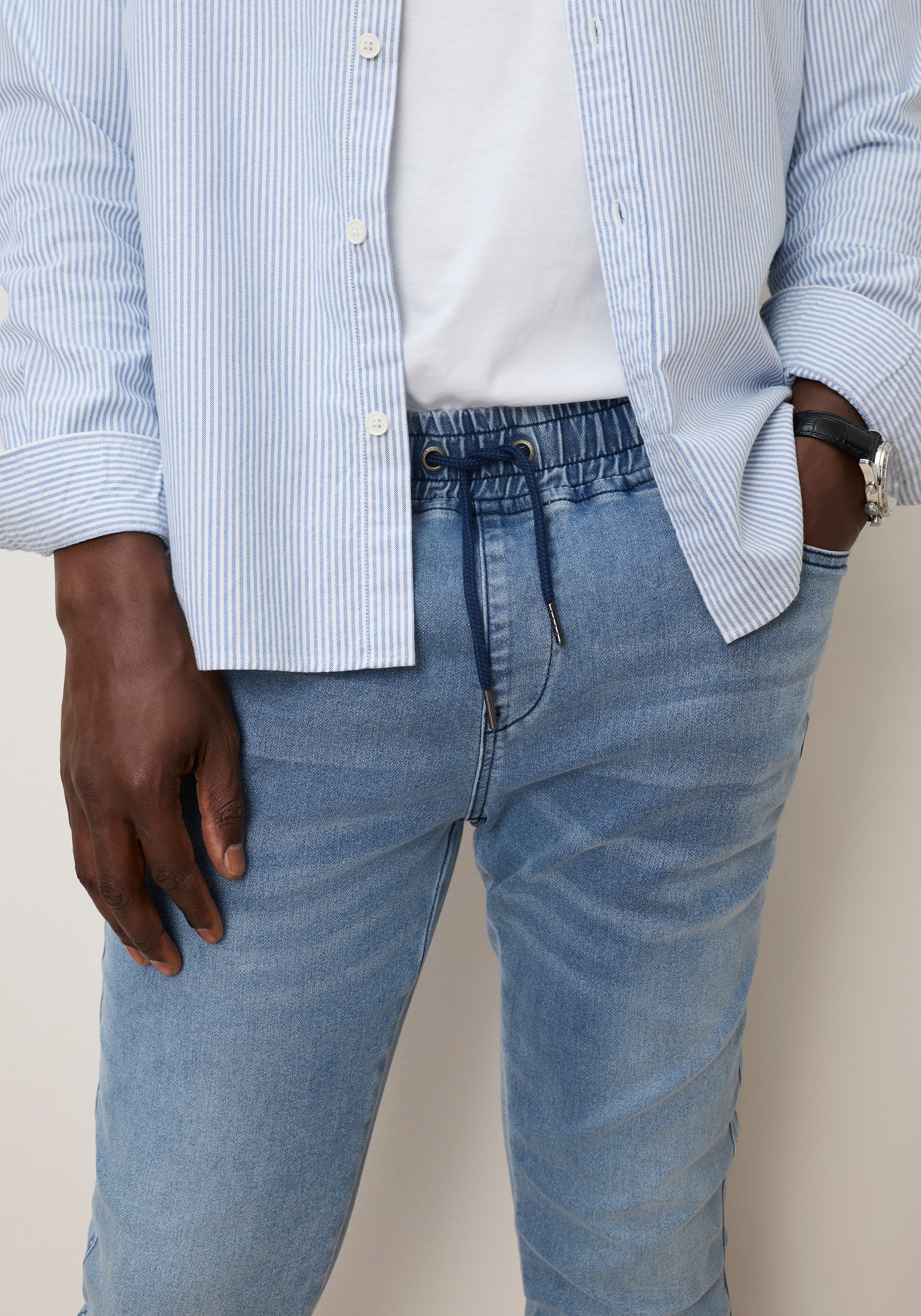 DELMAO Jogg pants avec poches latérales et poches arrière, coupe confortable, jambes droites