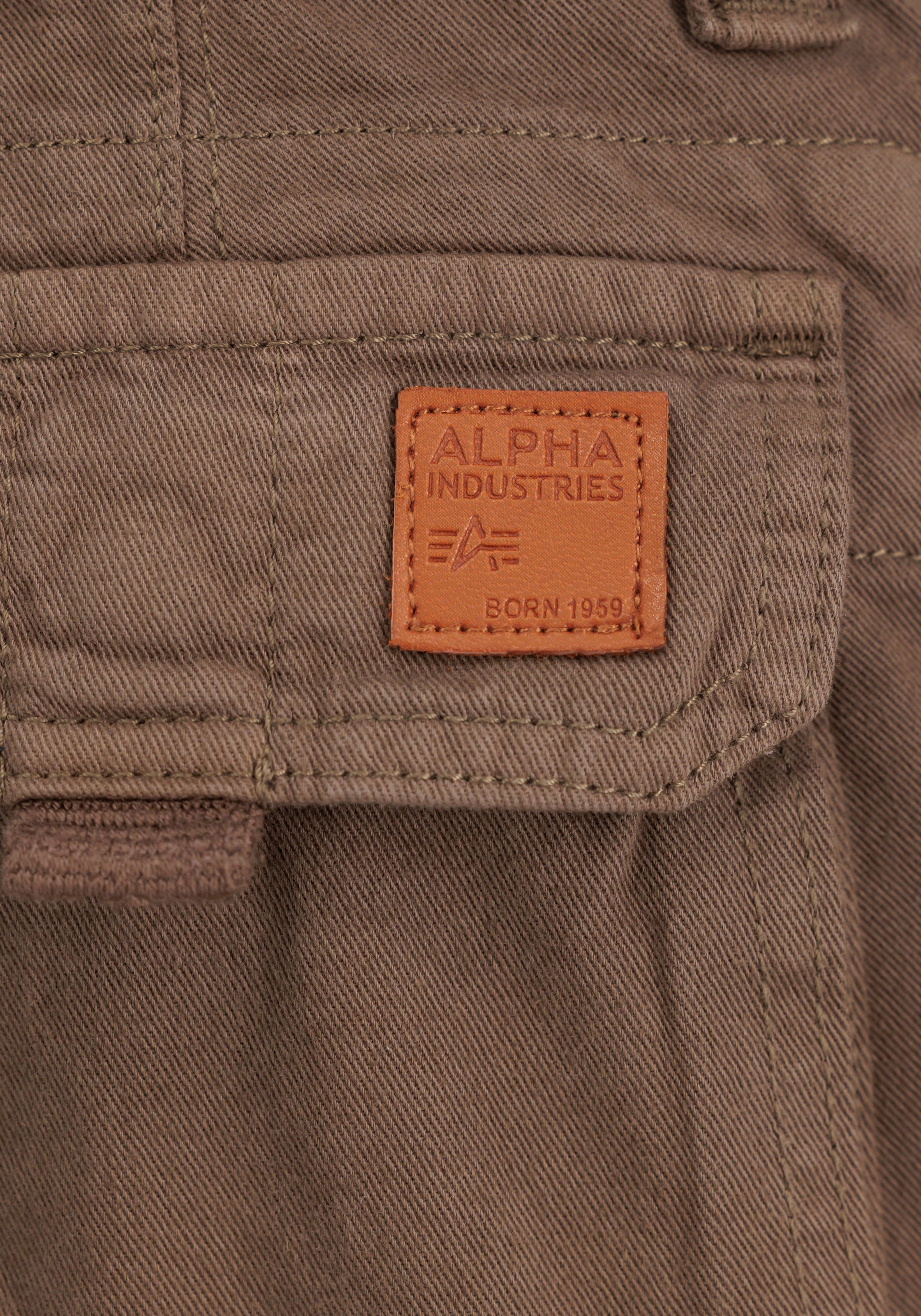 Alpha Industries Cargohose »Jet Pant«  mit seitlichen Cargotaschen und Kordelzug am Beinabschluss