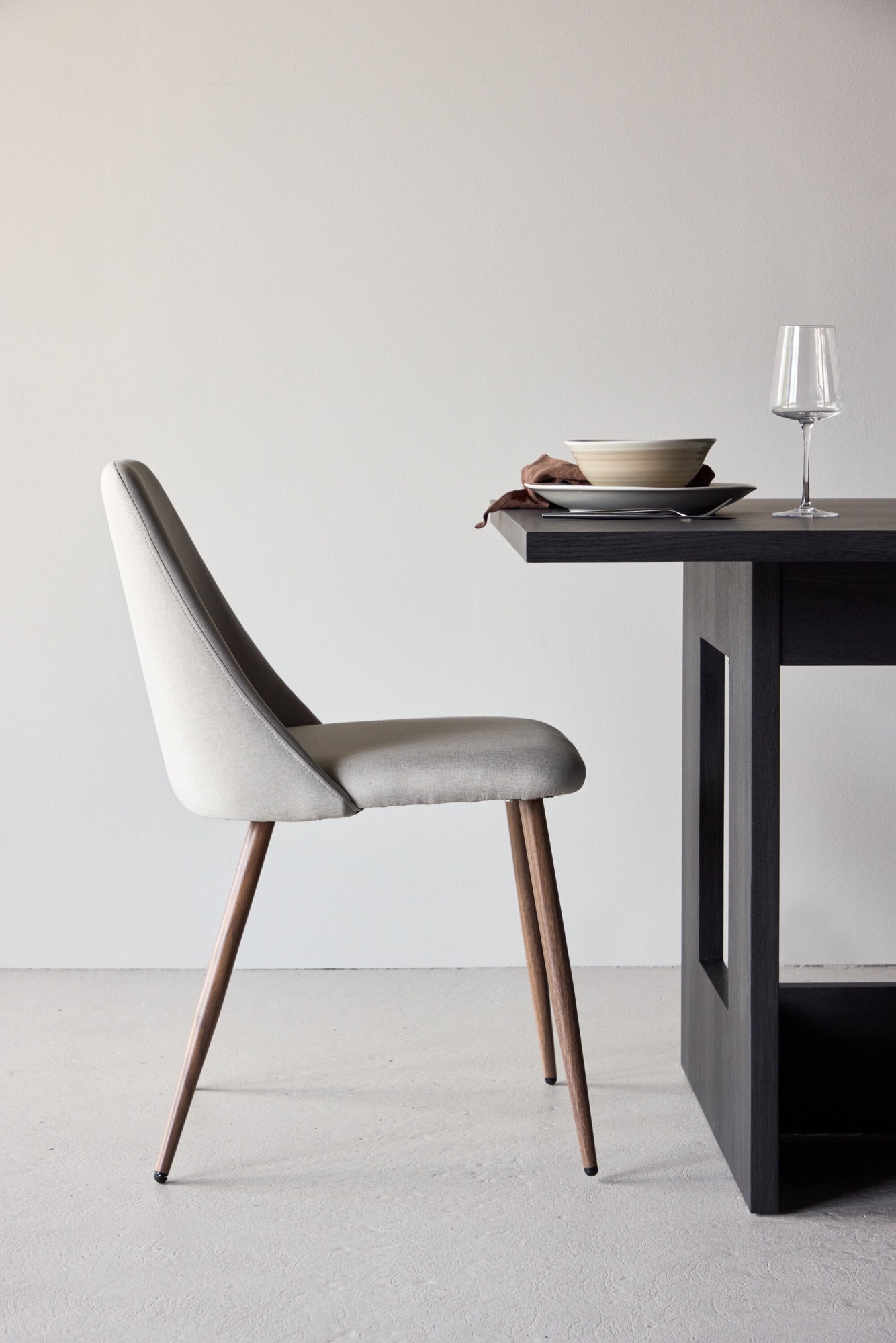 Venture Home Chaise de salle à manger () Chaise rembourrée, revêtement en tissu, pieds en acier, simple, moderne