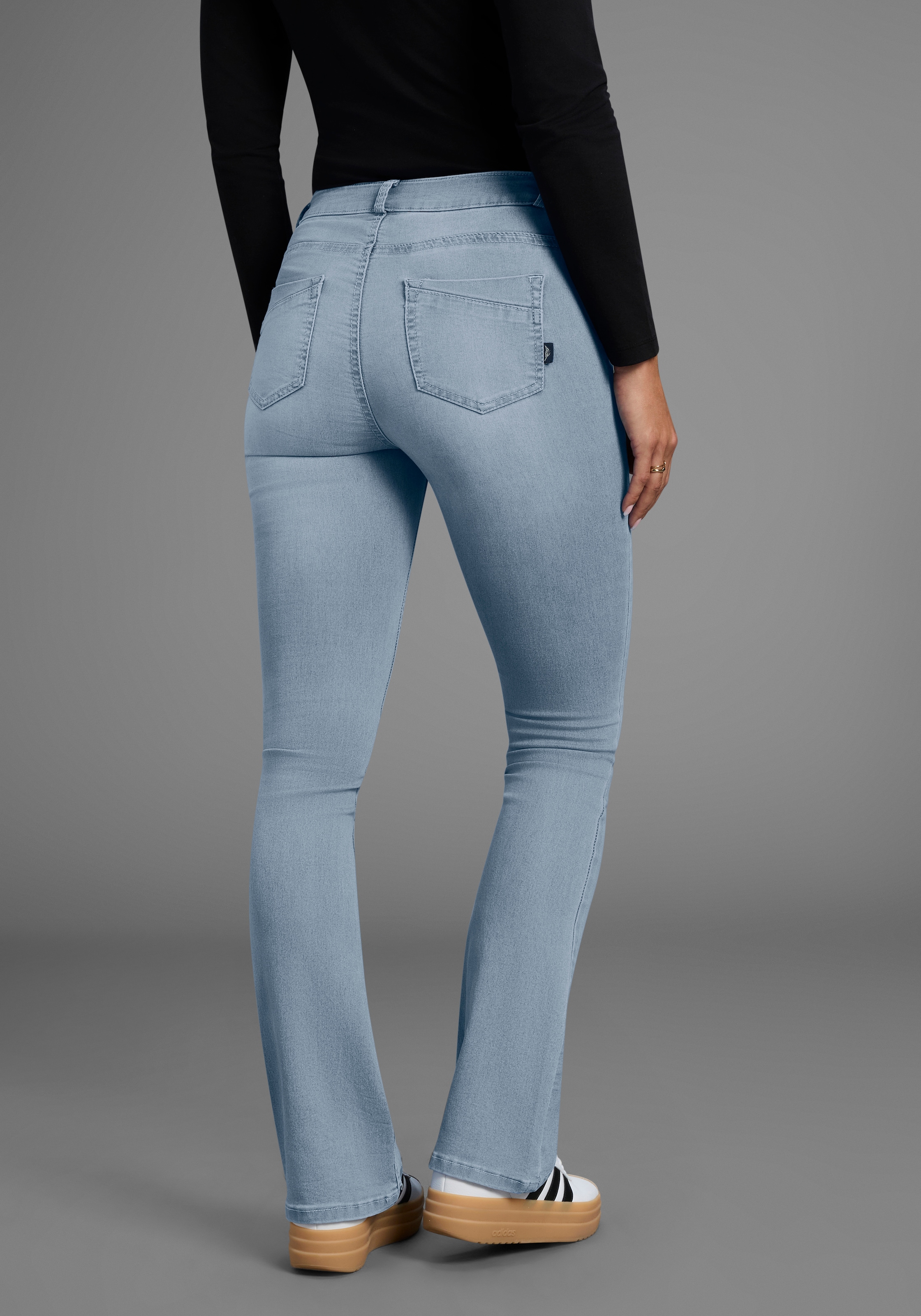 Arizona Jeans bootcut »Ultra Stretch« ausgestellte Beinform,  Used-Waschung,  hohe Leibhöhe