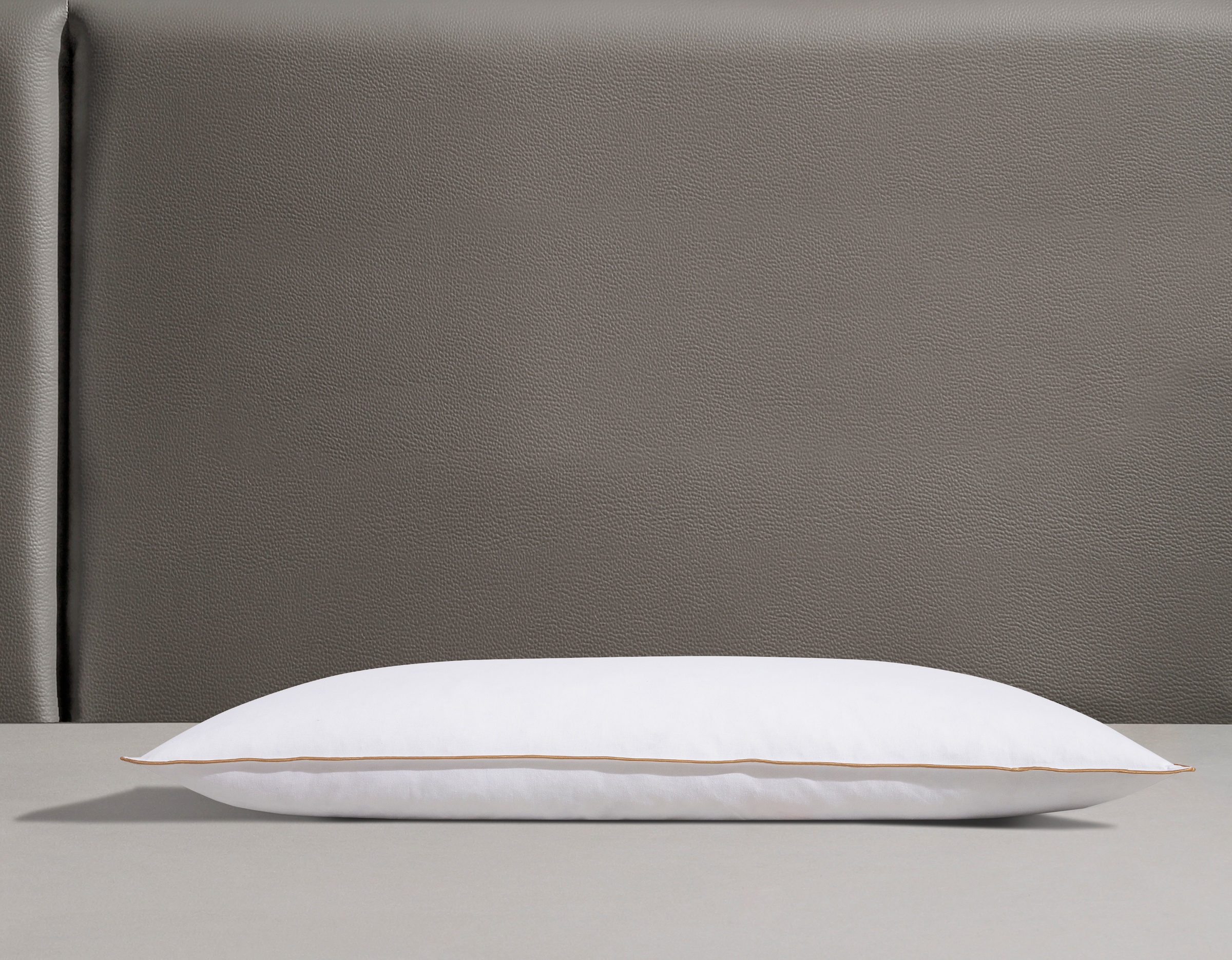 Balette Federkopfkissen »140 Jahre Balette« Füllung: 85Federnund15Daunen 1 Stk. tlg. Federkopfkissen, Kissen in 40x80 oder 80x80 cm erhältlich