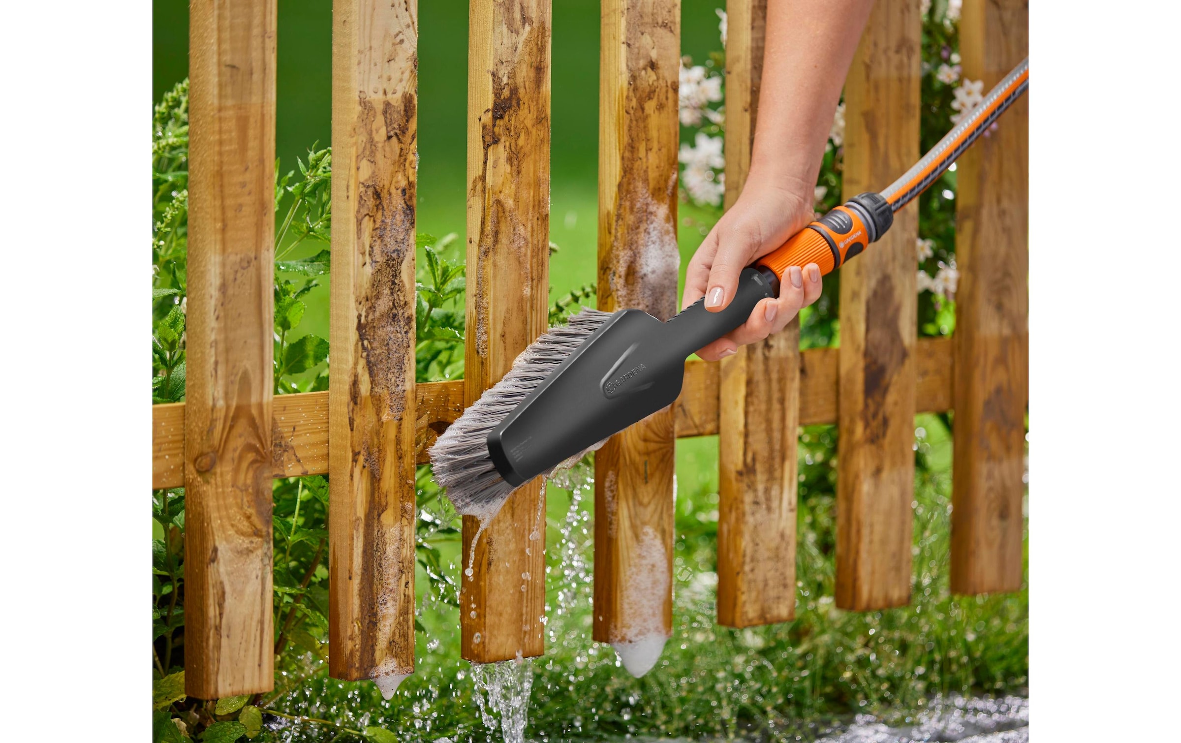 GARDENA Gartenpflege-Set »Wasch-Set mit Handbürste M soft« ()