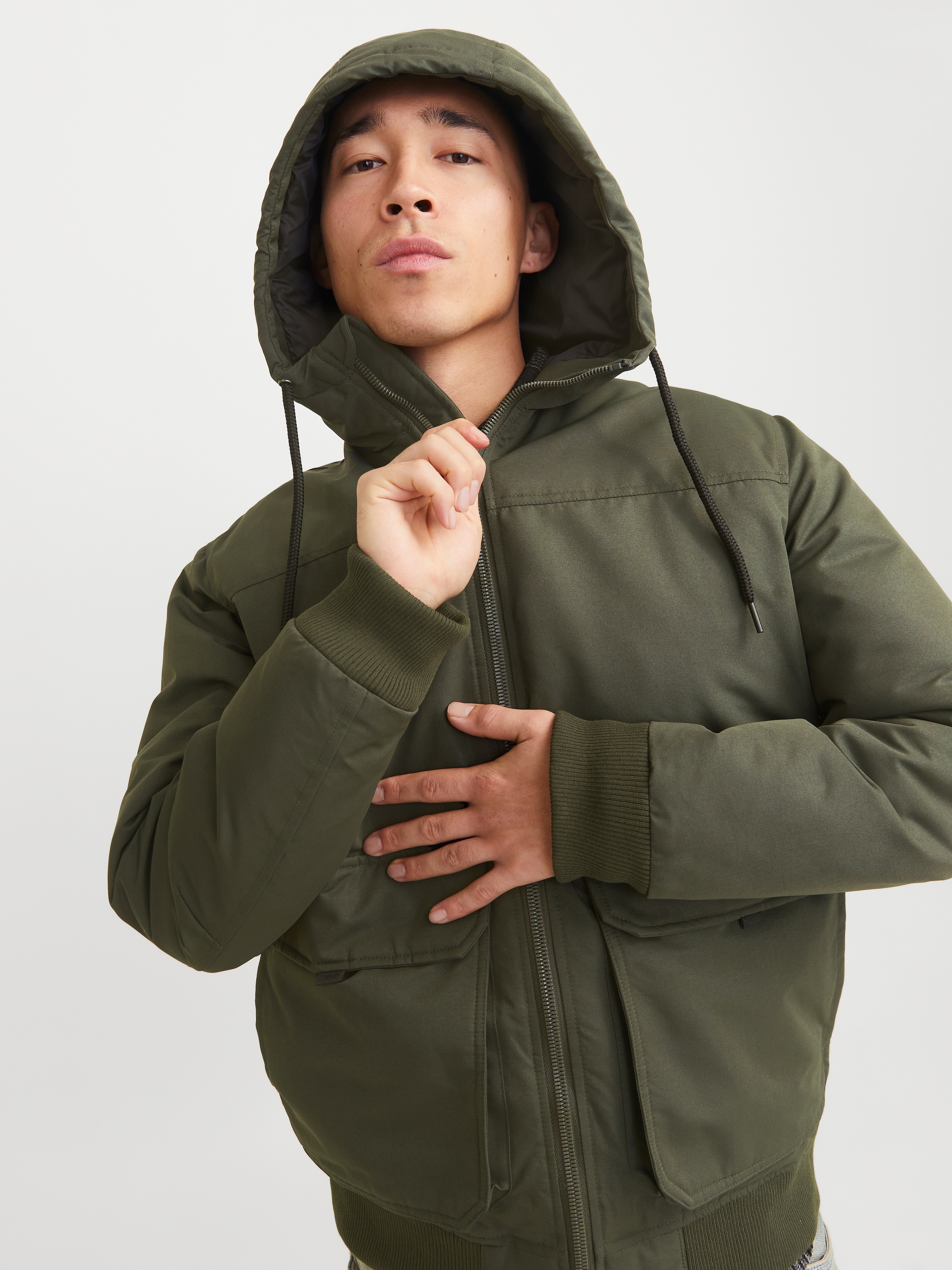 Jack & Jones Bomberjacke »JJCONSTRUCT BOMBER mit glänzender Oberfläche« mit Kapuze