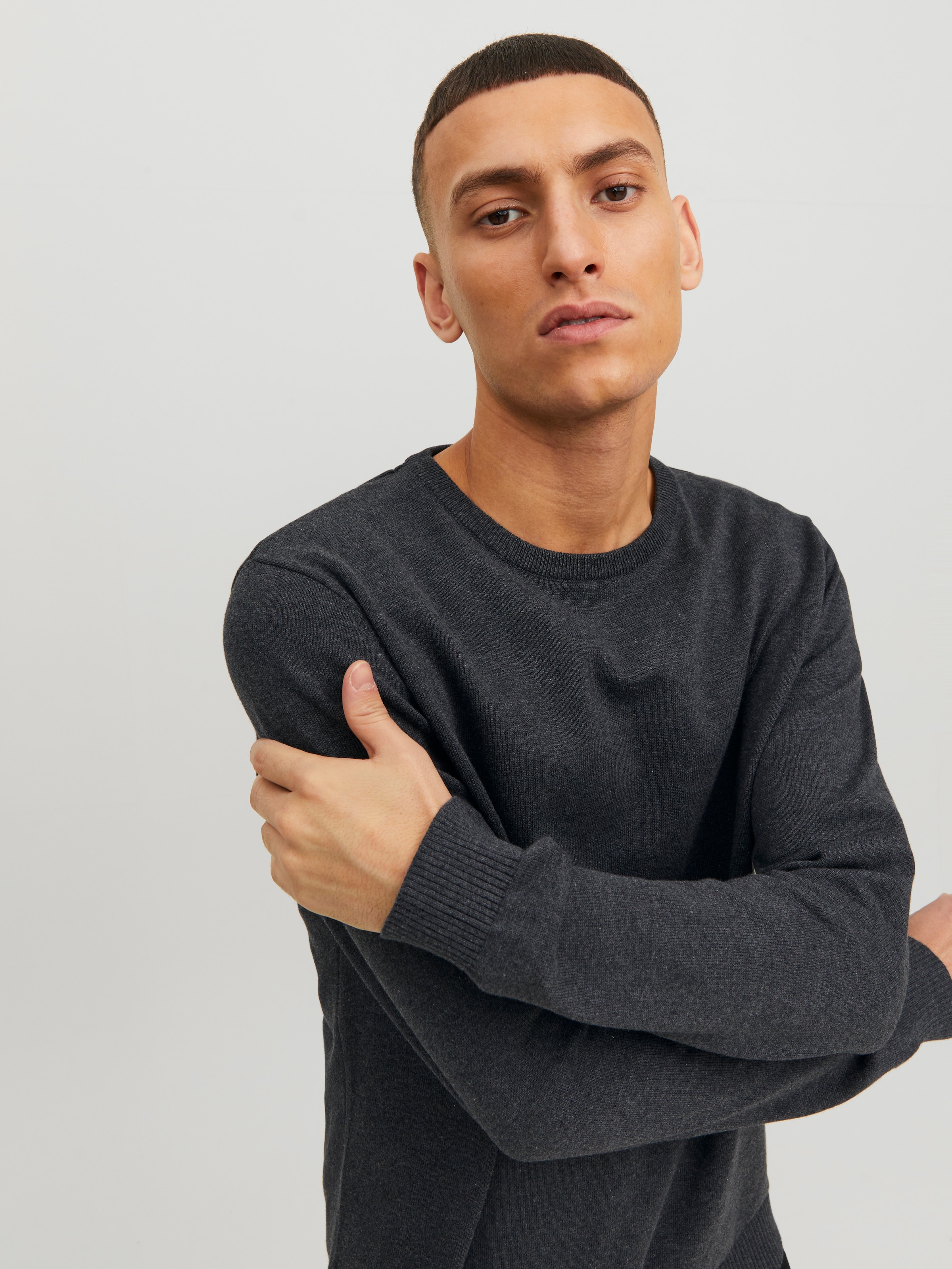 Jack & Jones Rundhalspullover »JJEBASIC mit Rundhals, ideal für Job und Freizeit« unifarben, modisch, slim fit, Baumwolle, Rundhals
