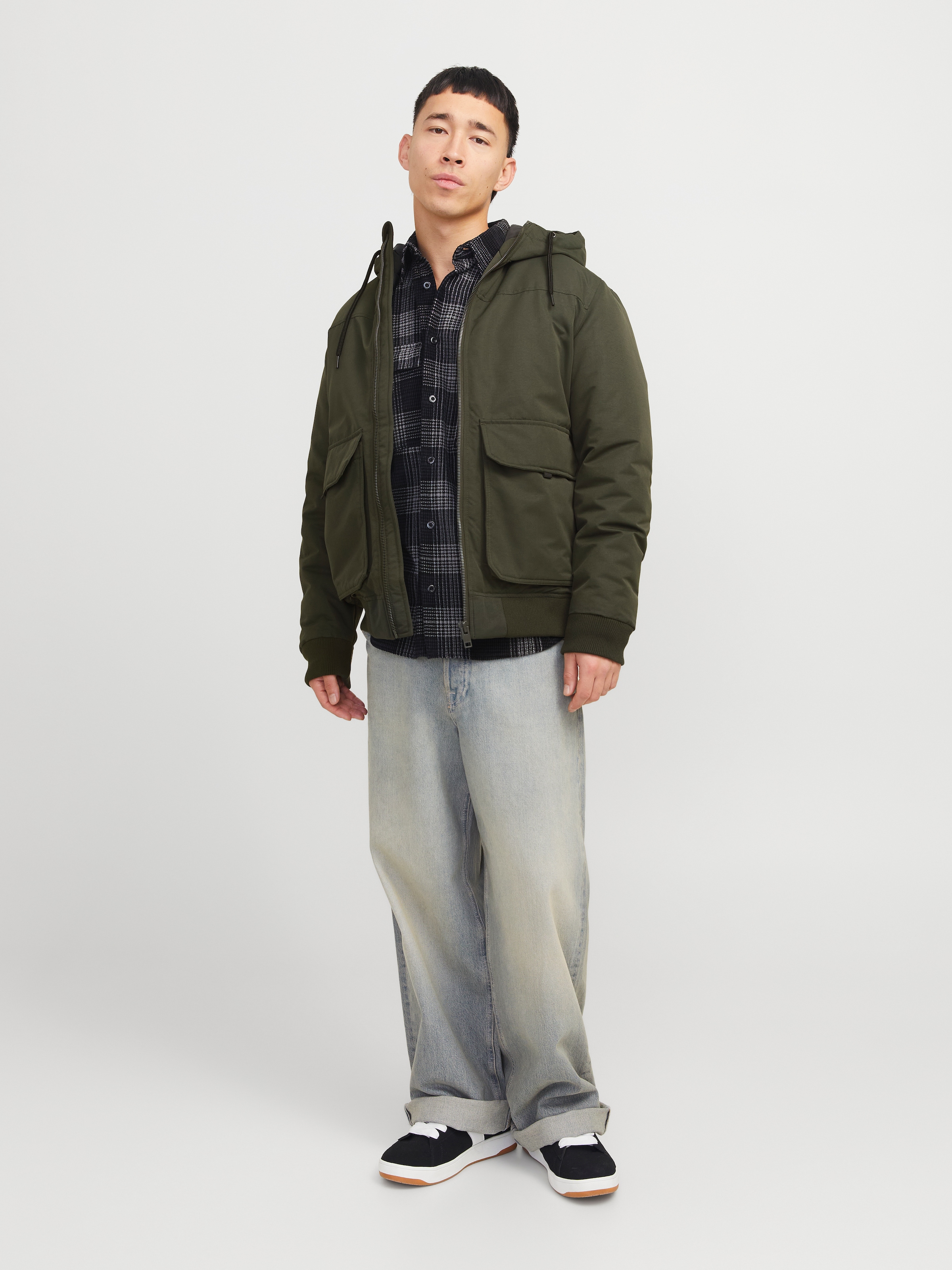 Jack & Jones Bomberjacke »JJCONSTRUCT BOMBER mit glänzender Oberfläche« mit Kapuze