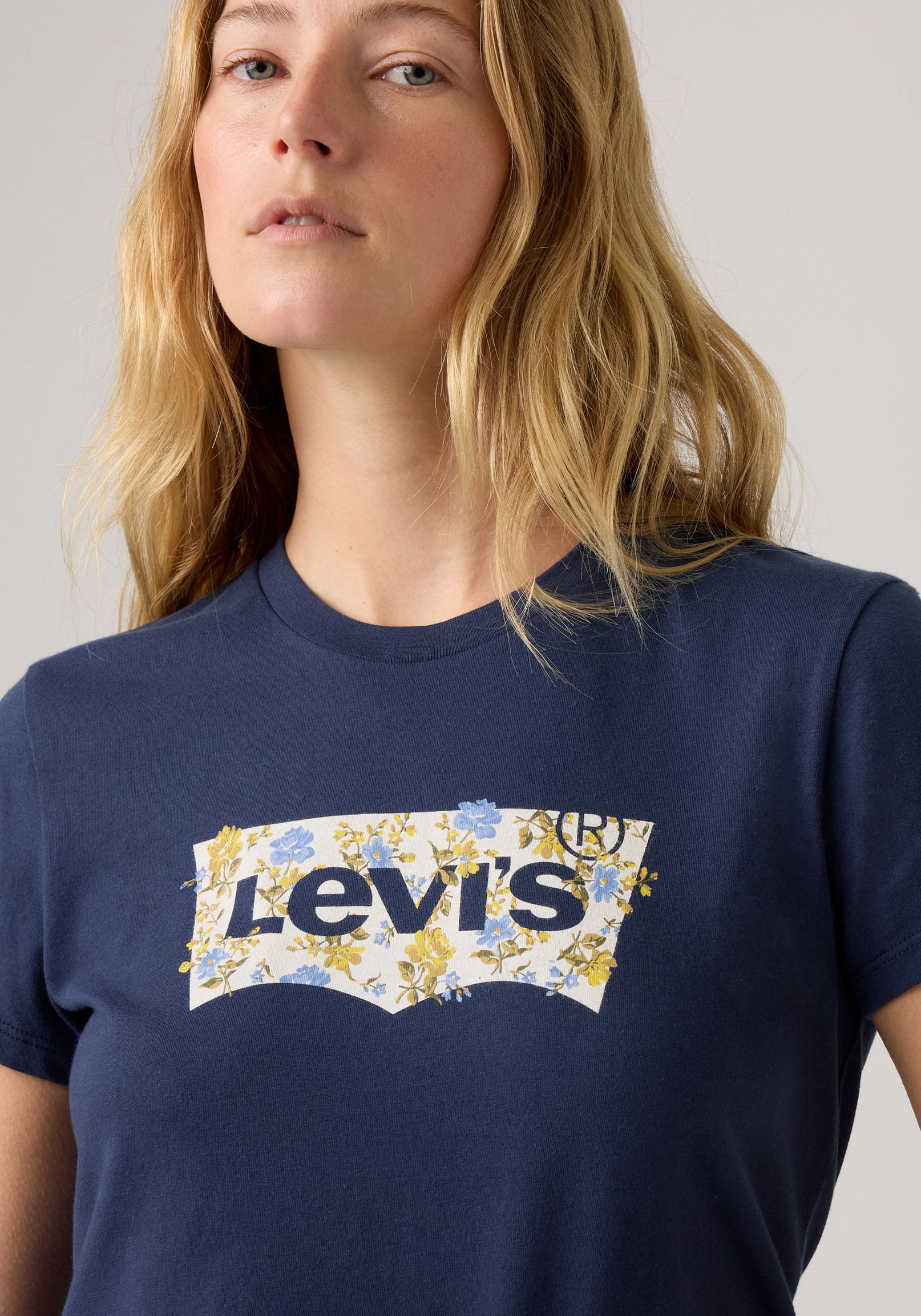 Levi's® T-Shirt »LSE THE PERFECT TEE« mit Logodruck