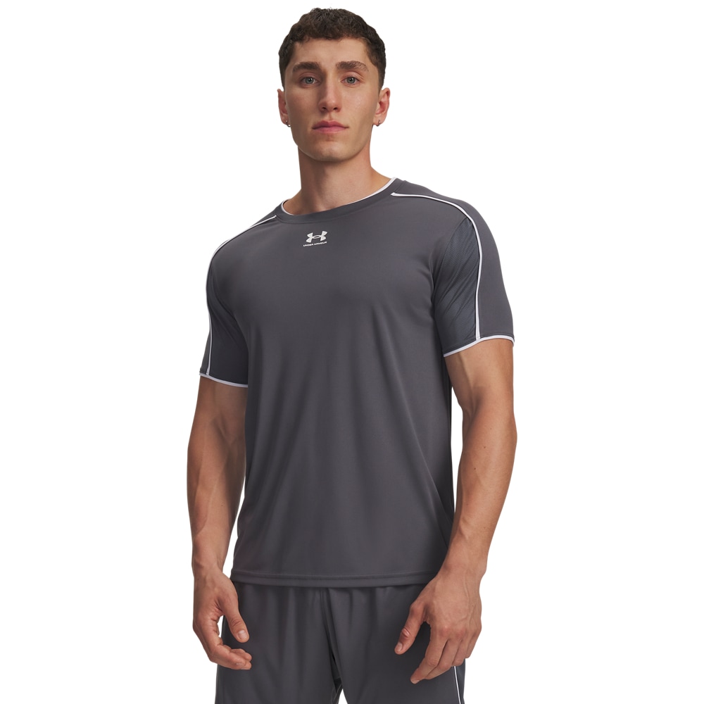 Under Armour® Trainingsshirt »UA M CHALLENGER TRAIN SS« kurze Ärmel, mit atmungsaktiven Mesh-Einsätzen, geruchsregulierend