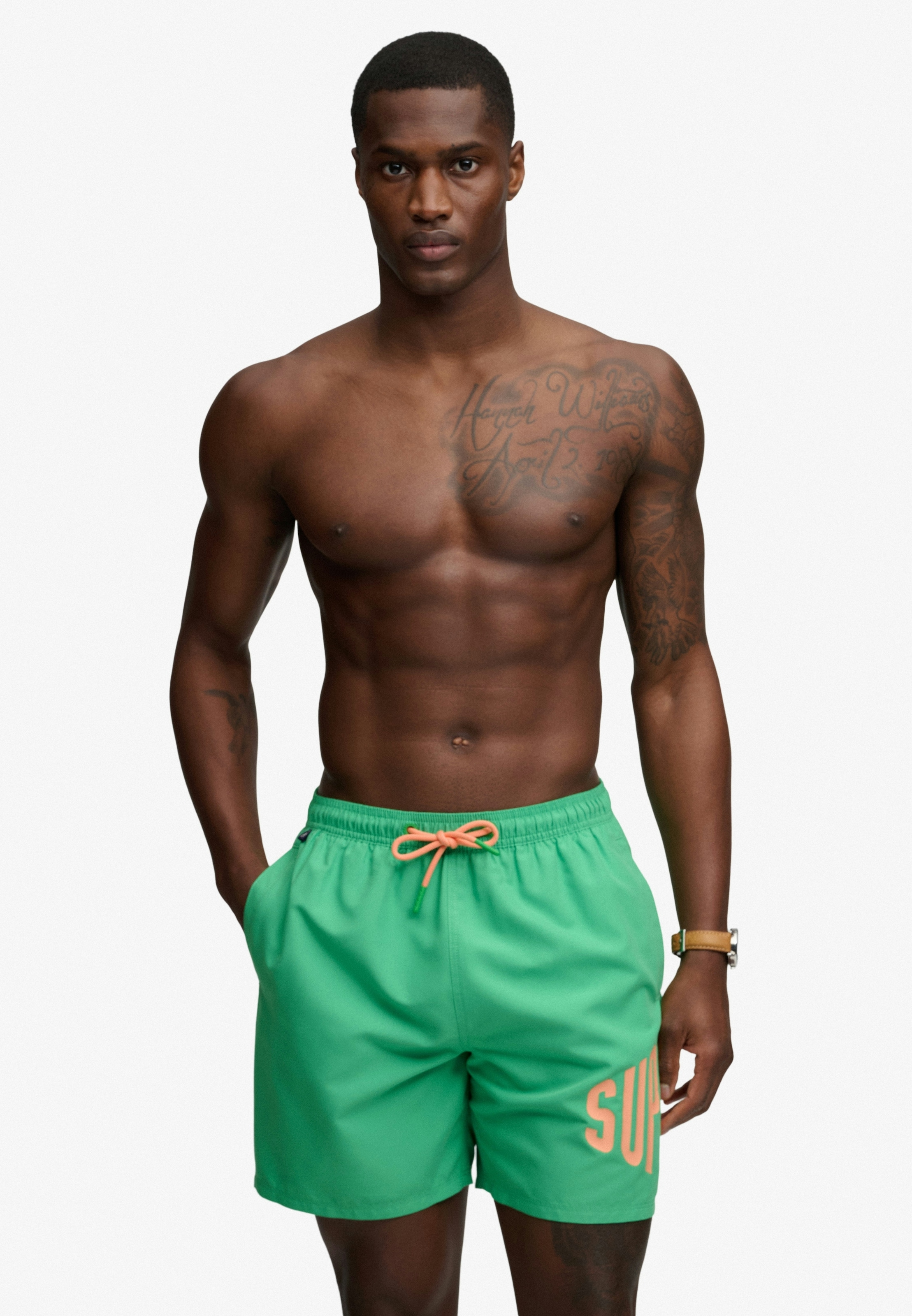 Superdry Short de bain »PRINTED LOGO 16 SWIM SHORT« coupe mode, design uni, en polyester, facile d'entretien