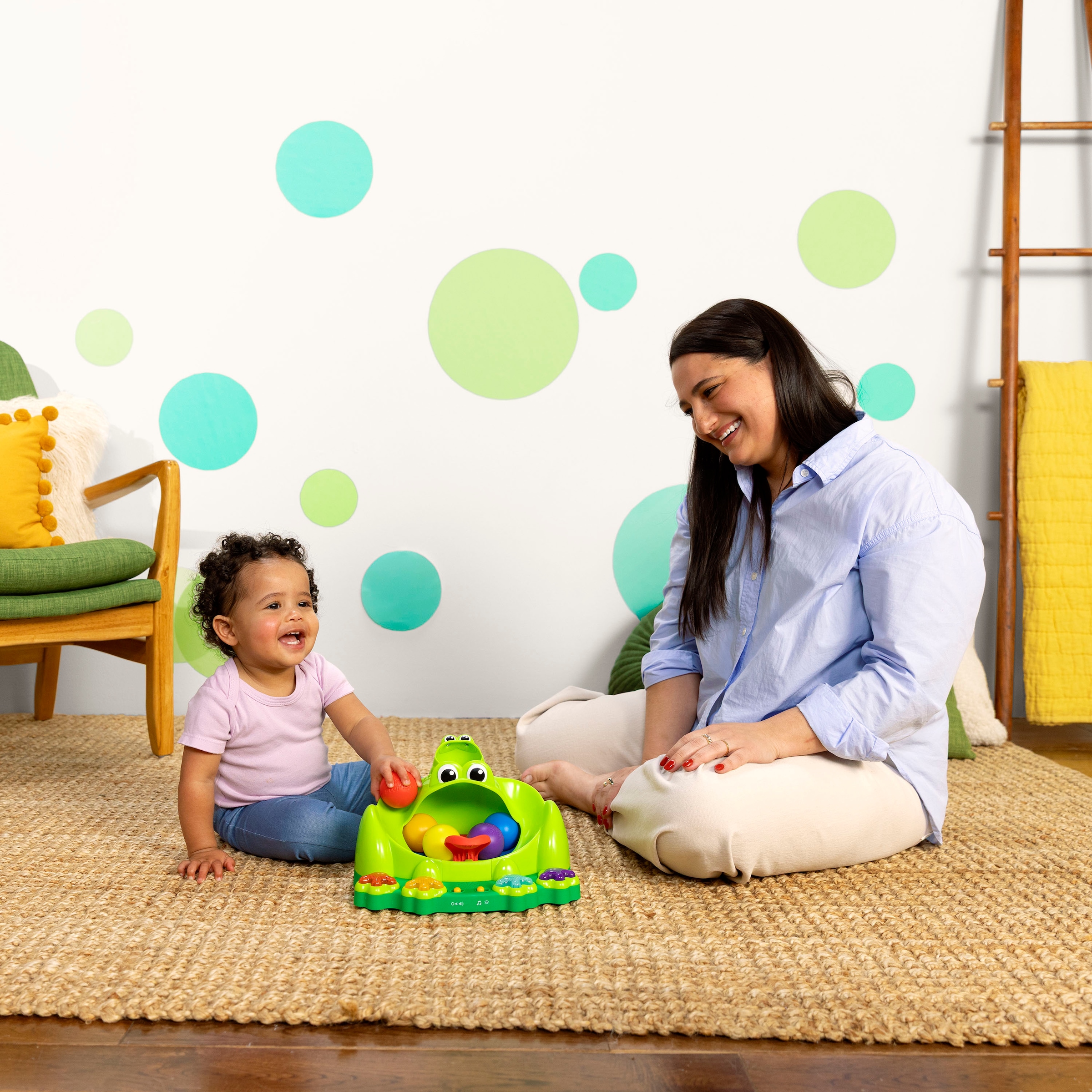 Bright Starts Lernspielzeug »Poppin' Ball Frog Ball Play Toy« mit Licht und Sound