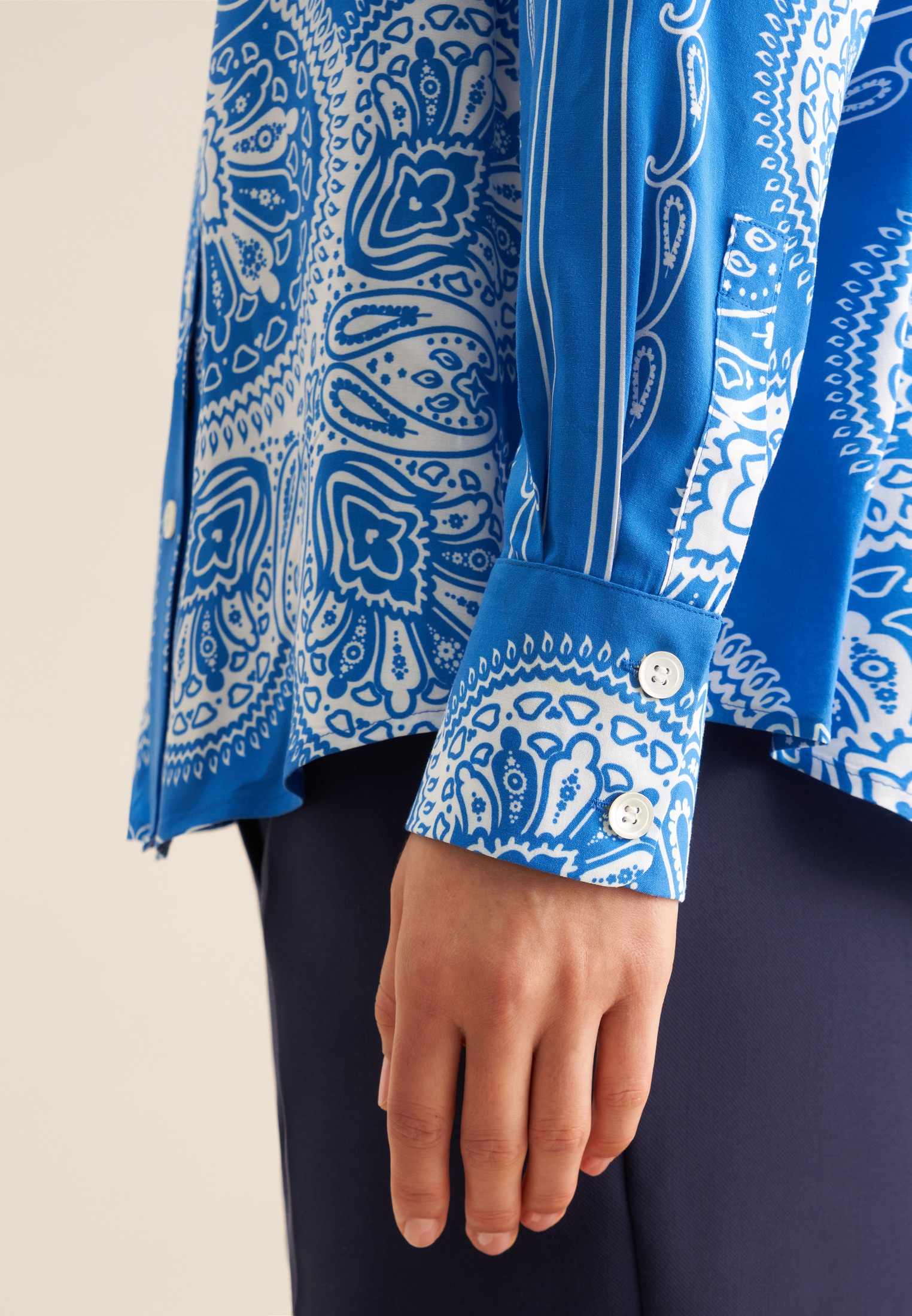 seidensticker Hemdbluse »Schwarze Rose«, 1/1 Kragen Tuchprint
