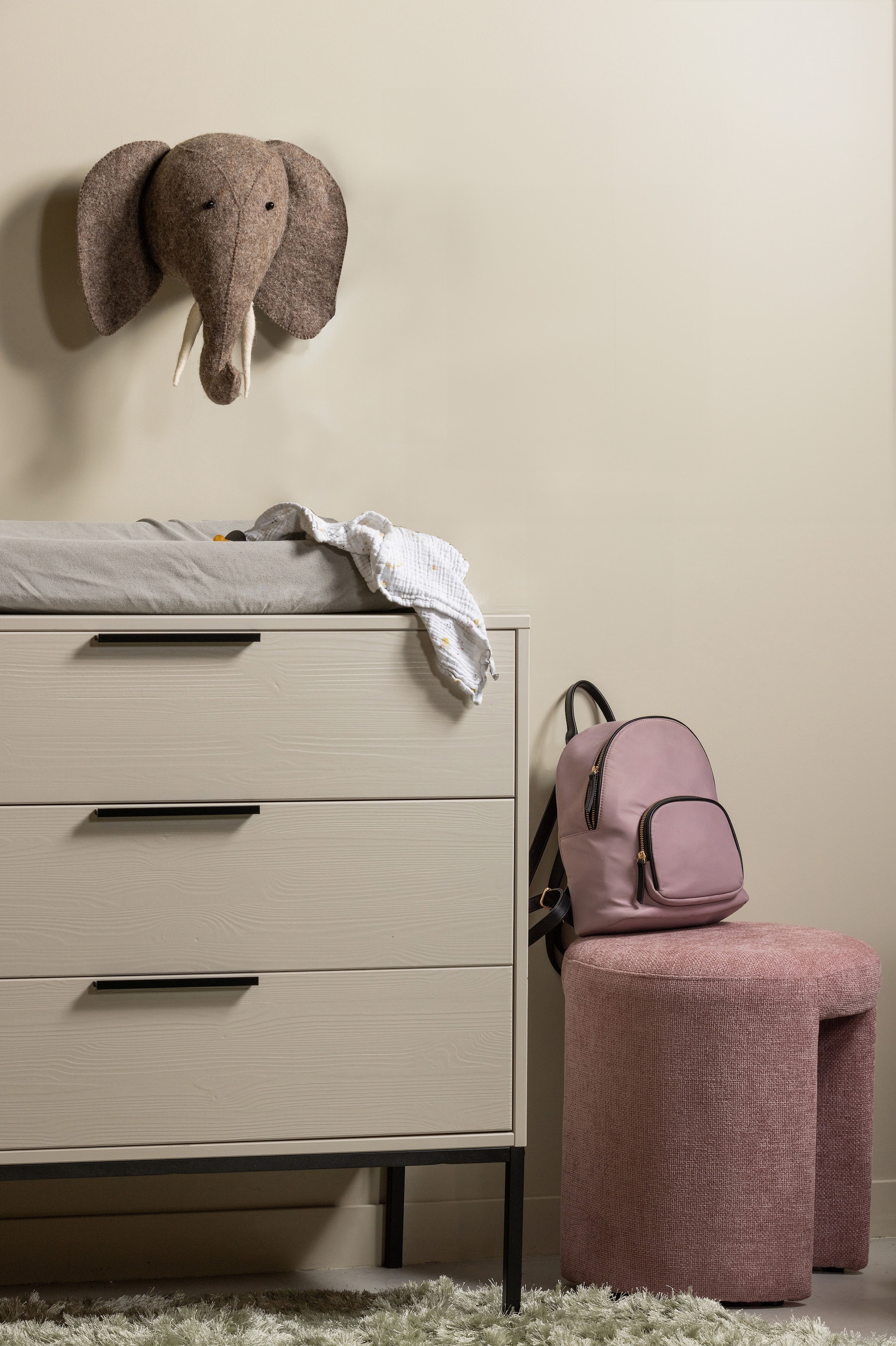 WOOOD Pouf »Charlie kompakte Form, vollständig gepolstertes B 45 x T 45 x H 47 cm« Très haute résistance à l'usure, capacité de charge 100 kg, hauteur d'assise moyenne