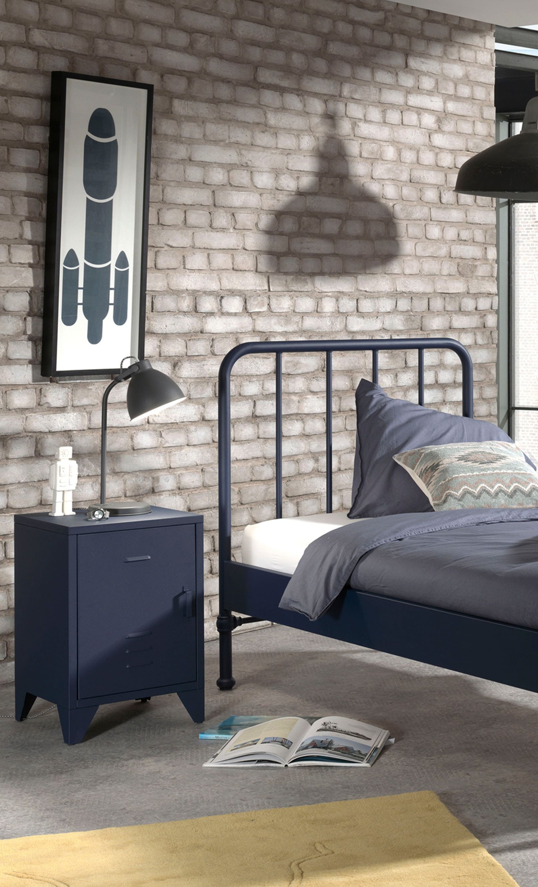 Vipack Nachtkonsole »Bronxx, mit 1 Tür mit Magnetverschluss, dahinter 2 geräumige Fächer« B/H/T ca. 40x60x40cm, moderner Industrial-Style, verschiedene Farben, 